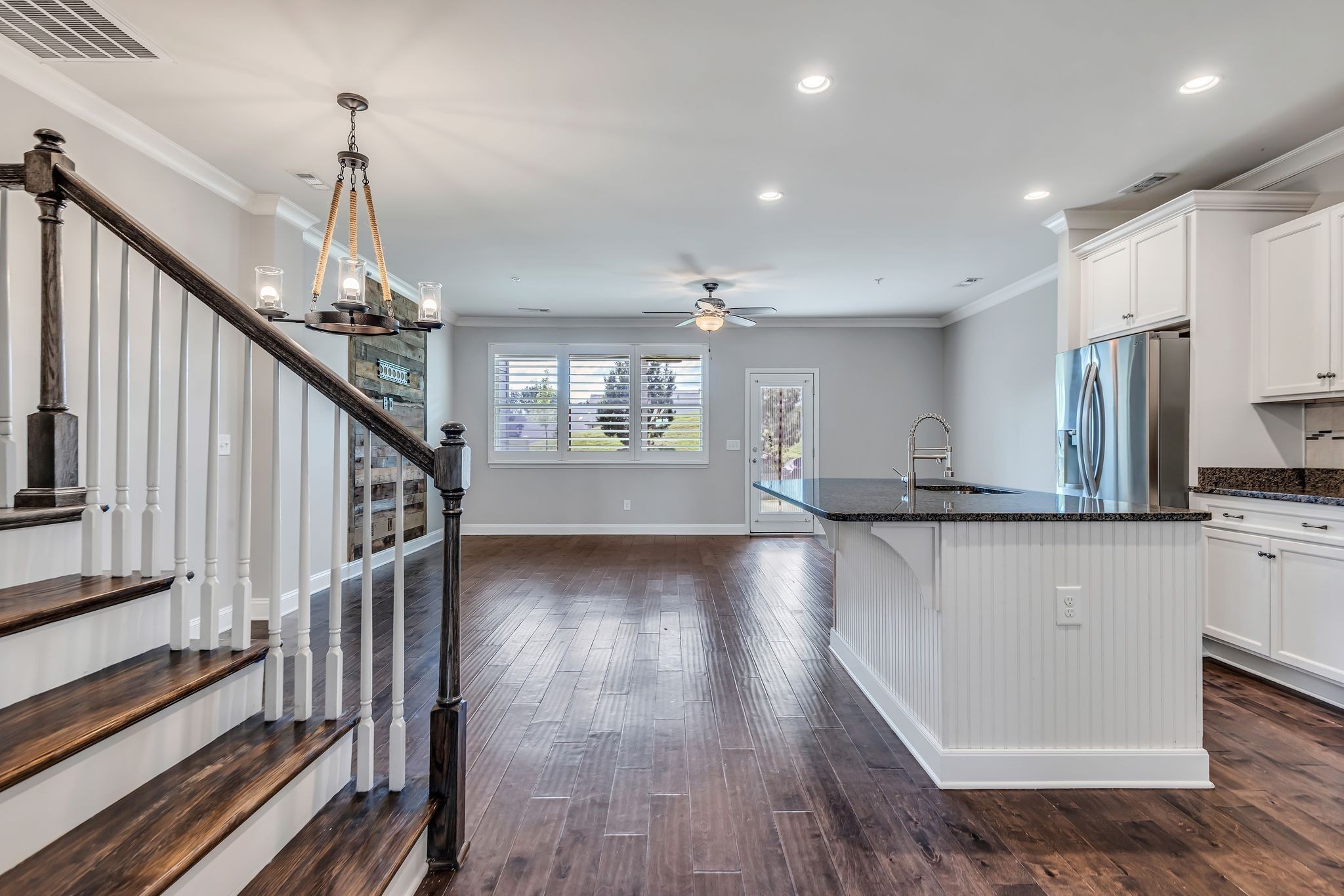 1477 Channing Dr