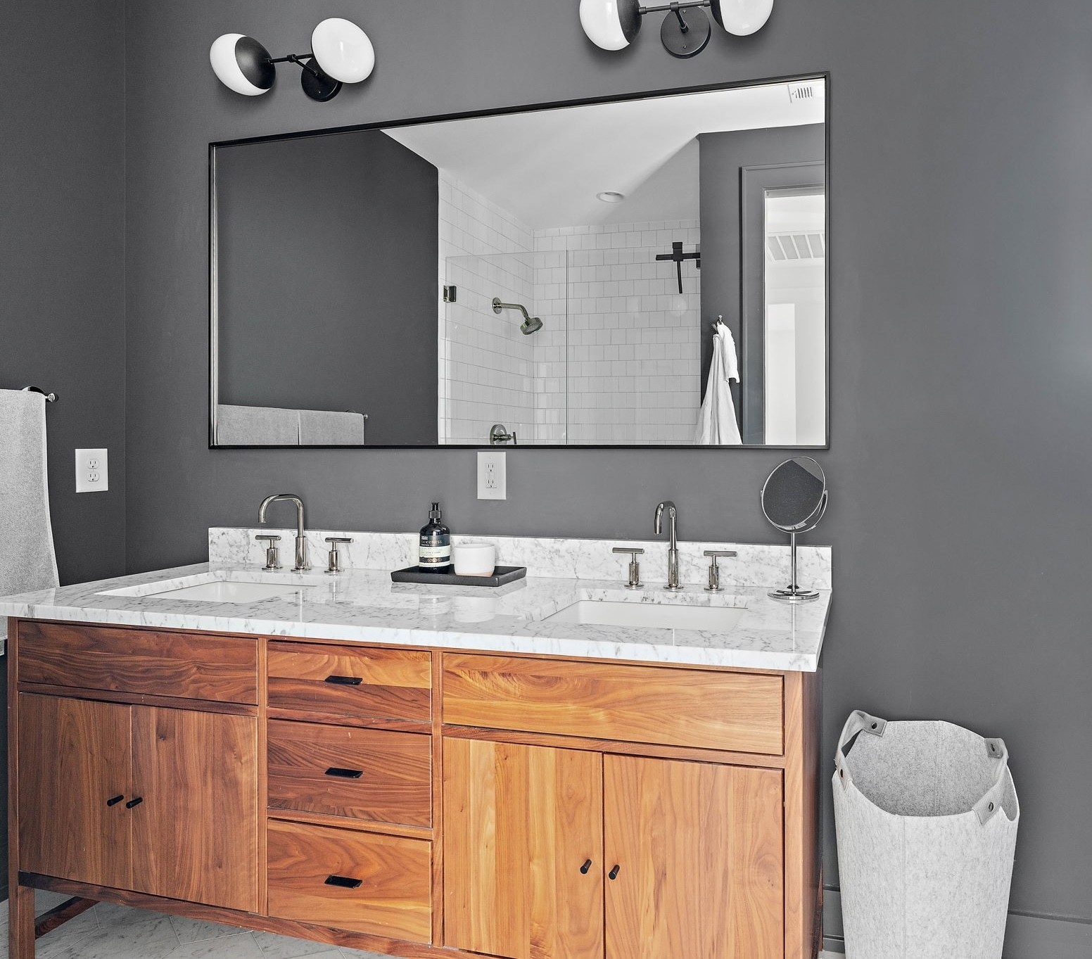1207 Sweetbriar Avenue Unit: A & B