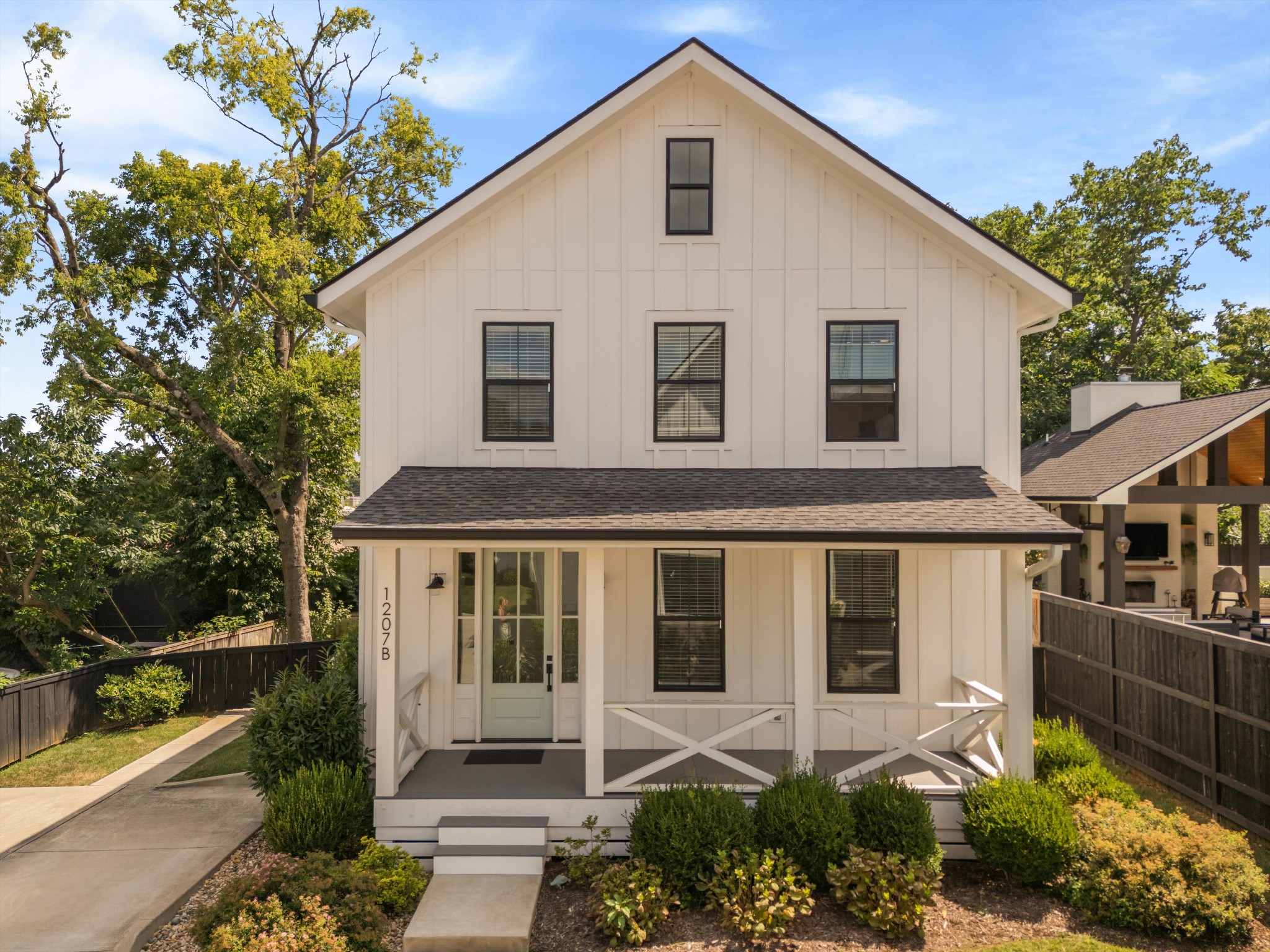 1207 Sweetbriar Avenue Unit: A & B