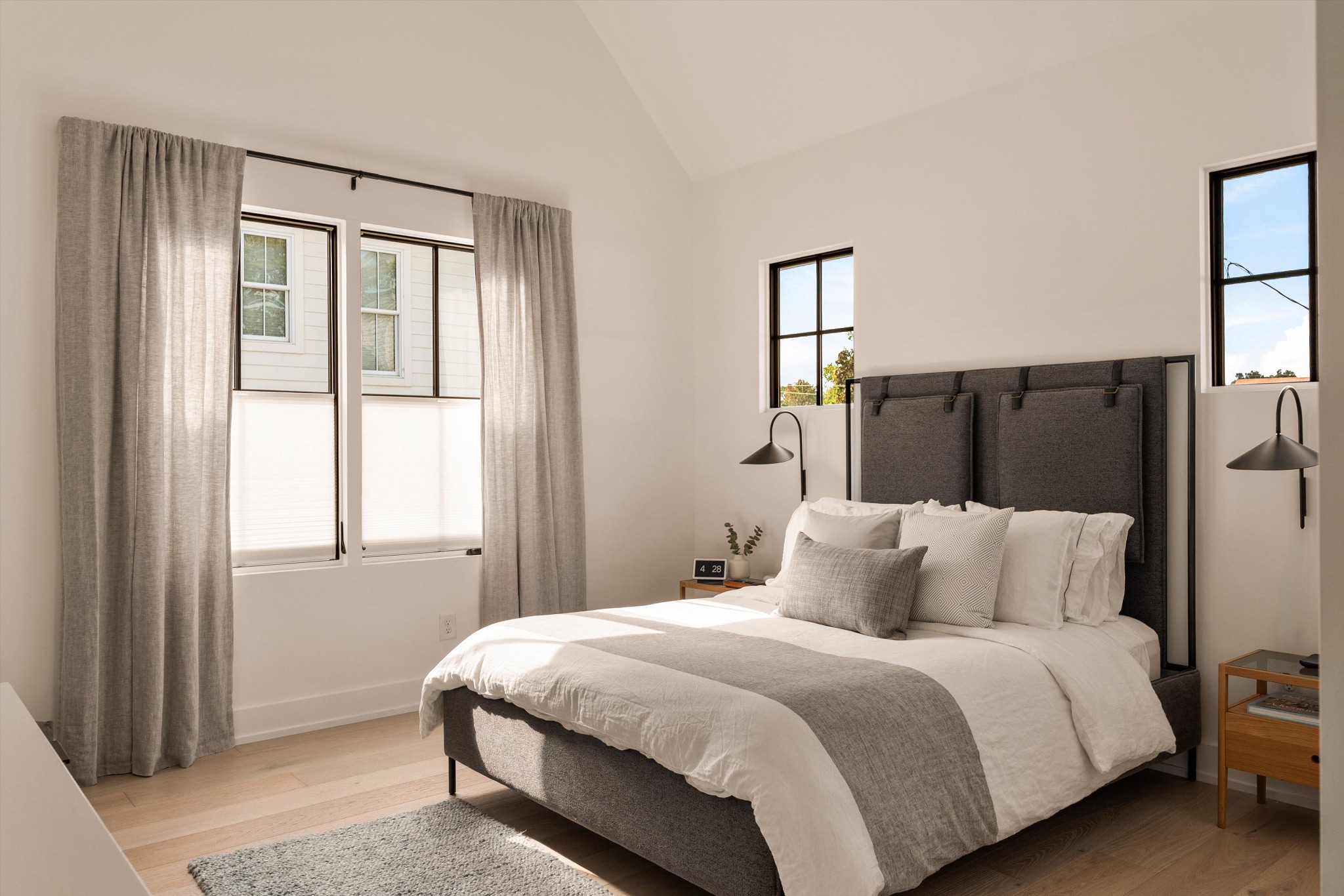 1207 Sweetbriar Avenue Unit: A & B