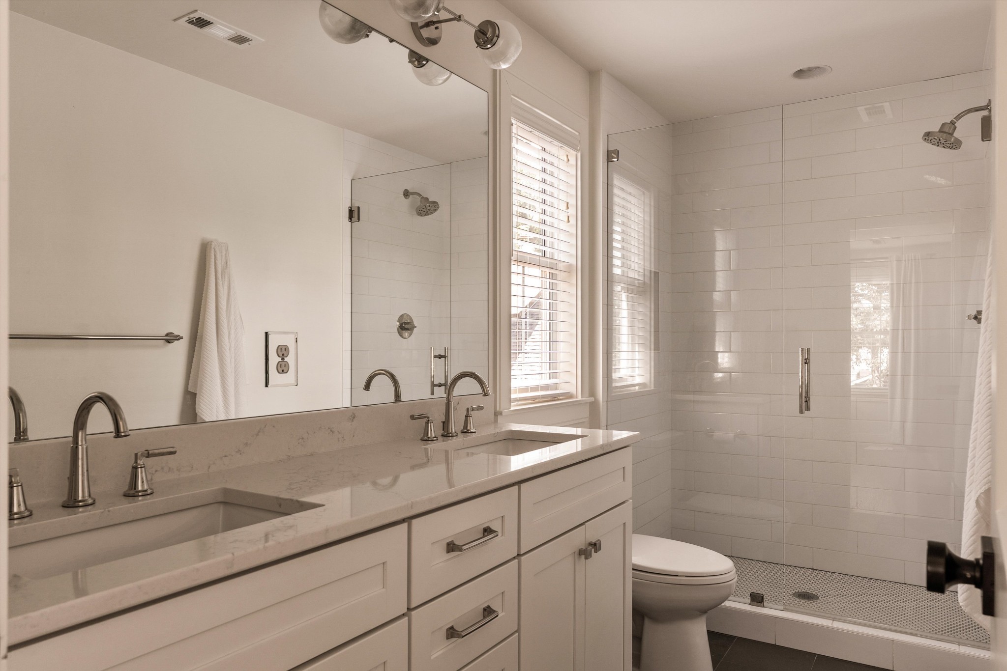 1207 Sweetbriar Avenue Unit: A & B