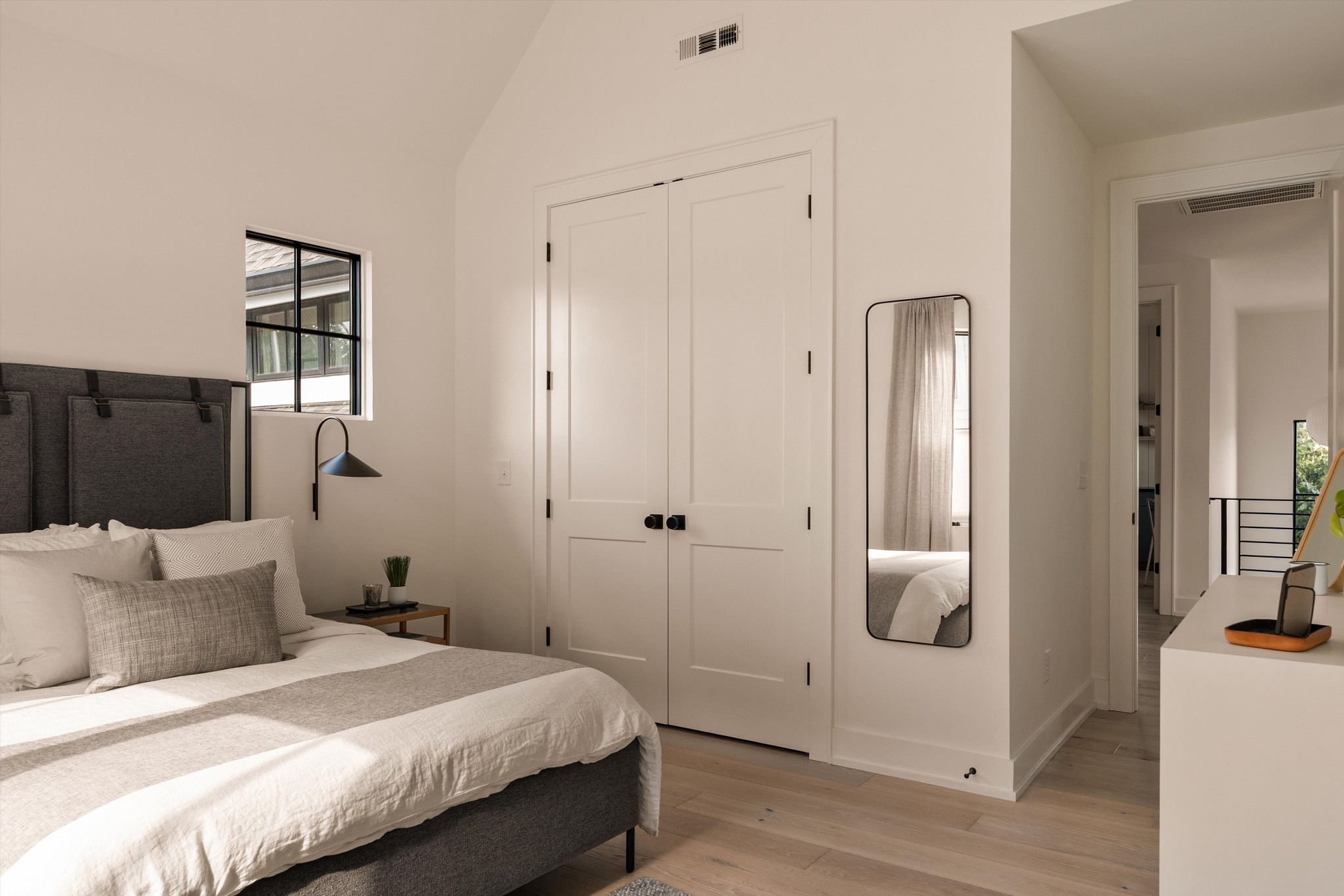 1207 Sweetbriar Avenue Unit: A & B