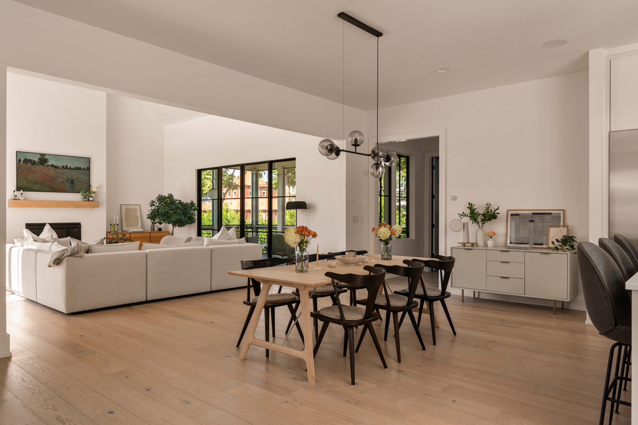 1207 Sweetbriar Avenue Unit: A & B