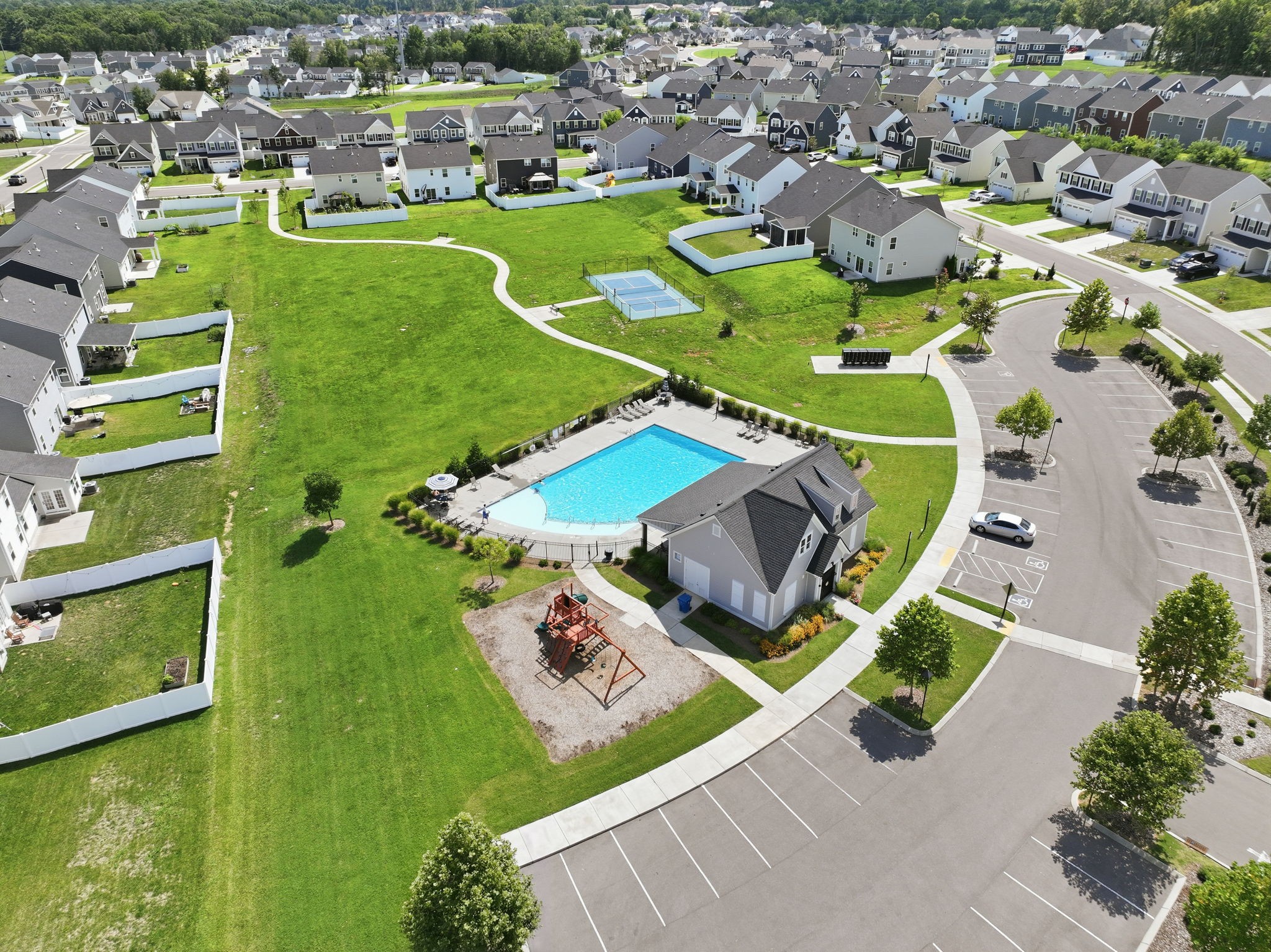 1015 Carnation Dr