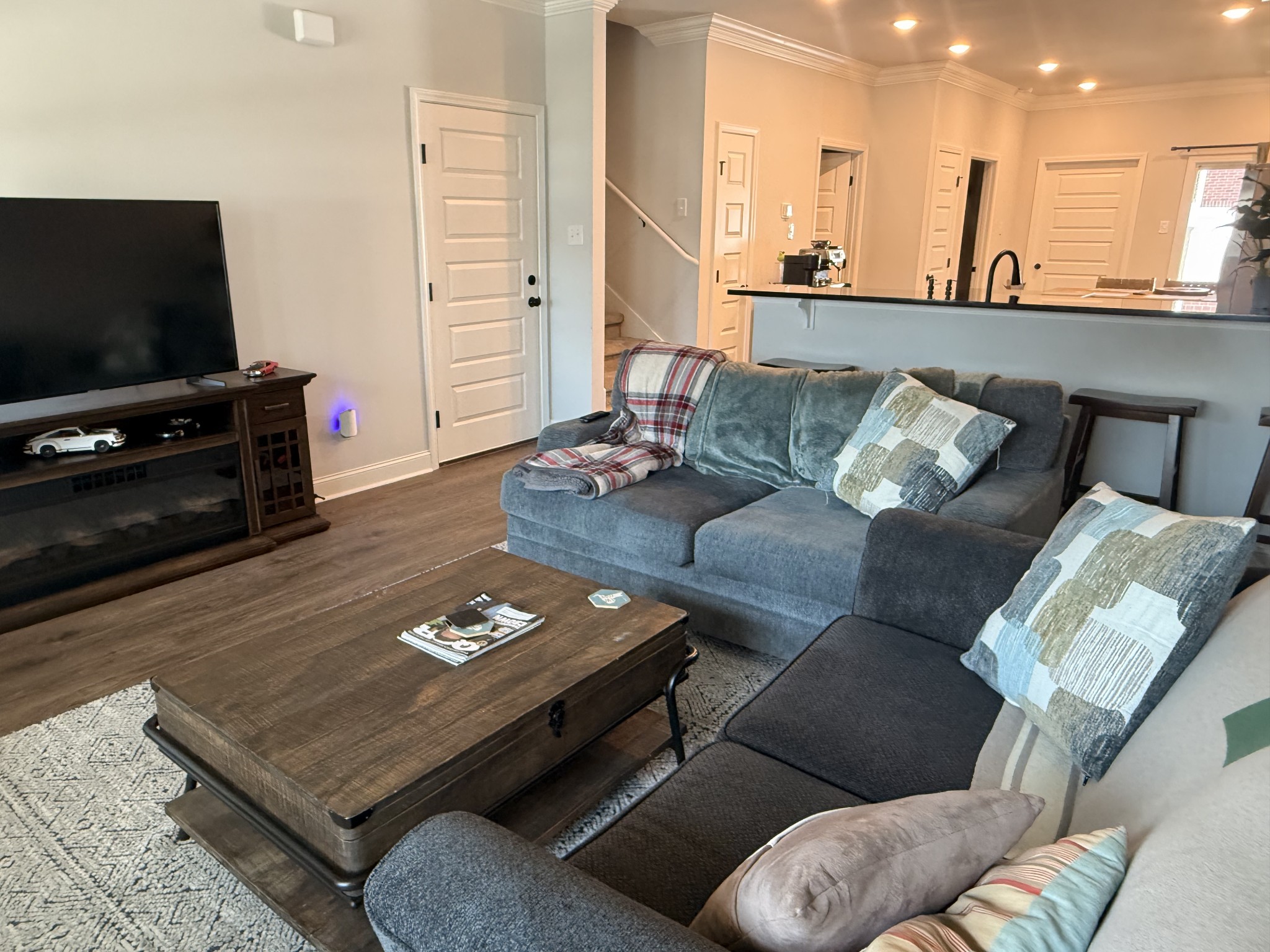 611 Rohan Dr