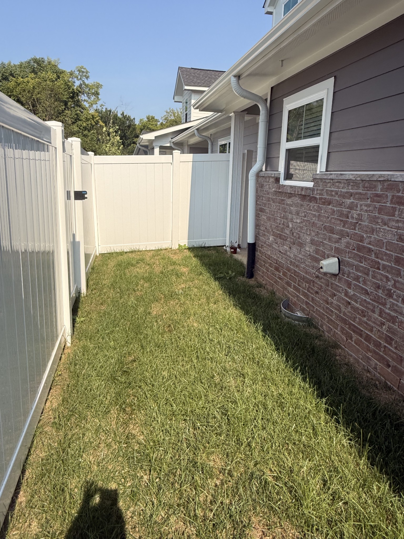 611 Rohan Dr