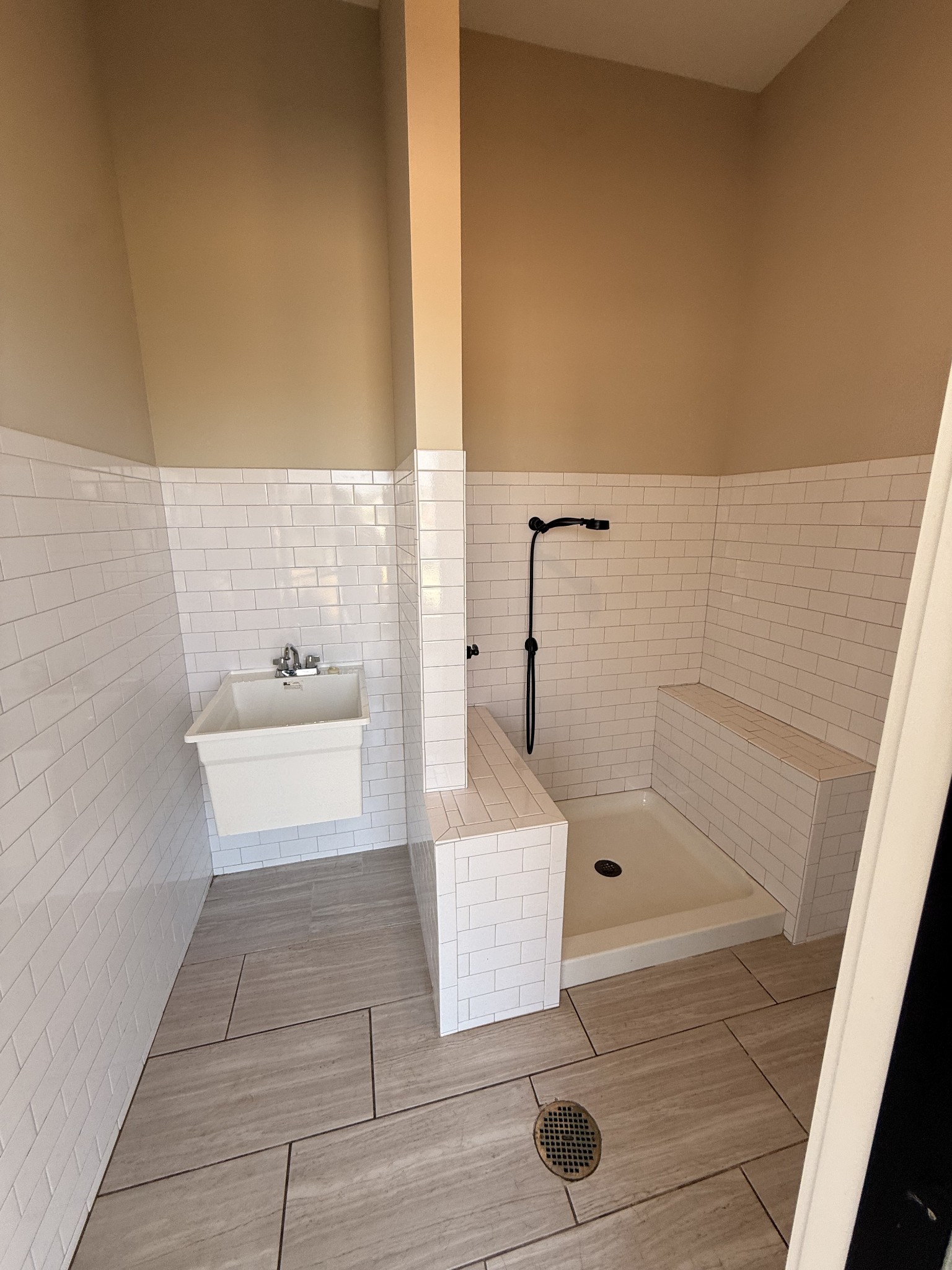 611 Rohan Dr