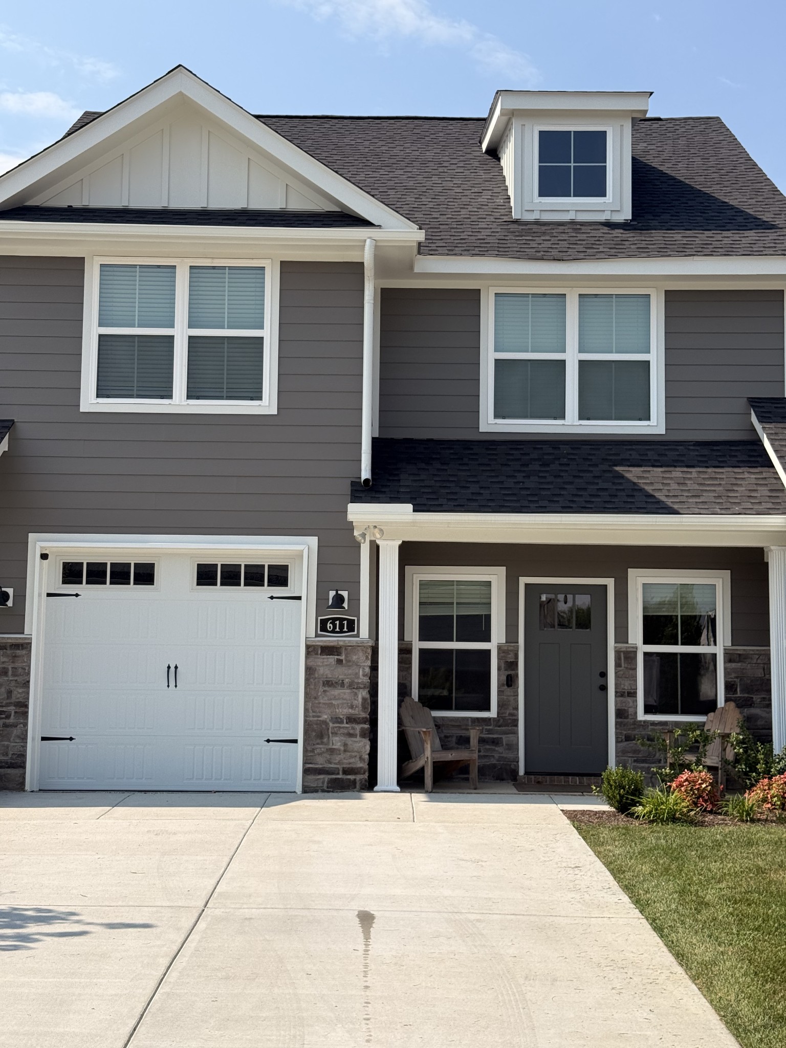 611 Rohan Dr