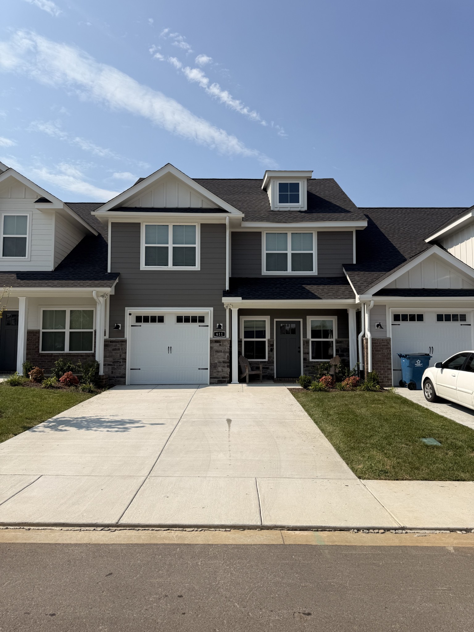 611 Rohan Dr