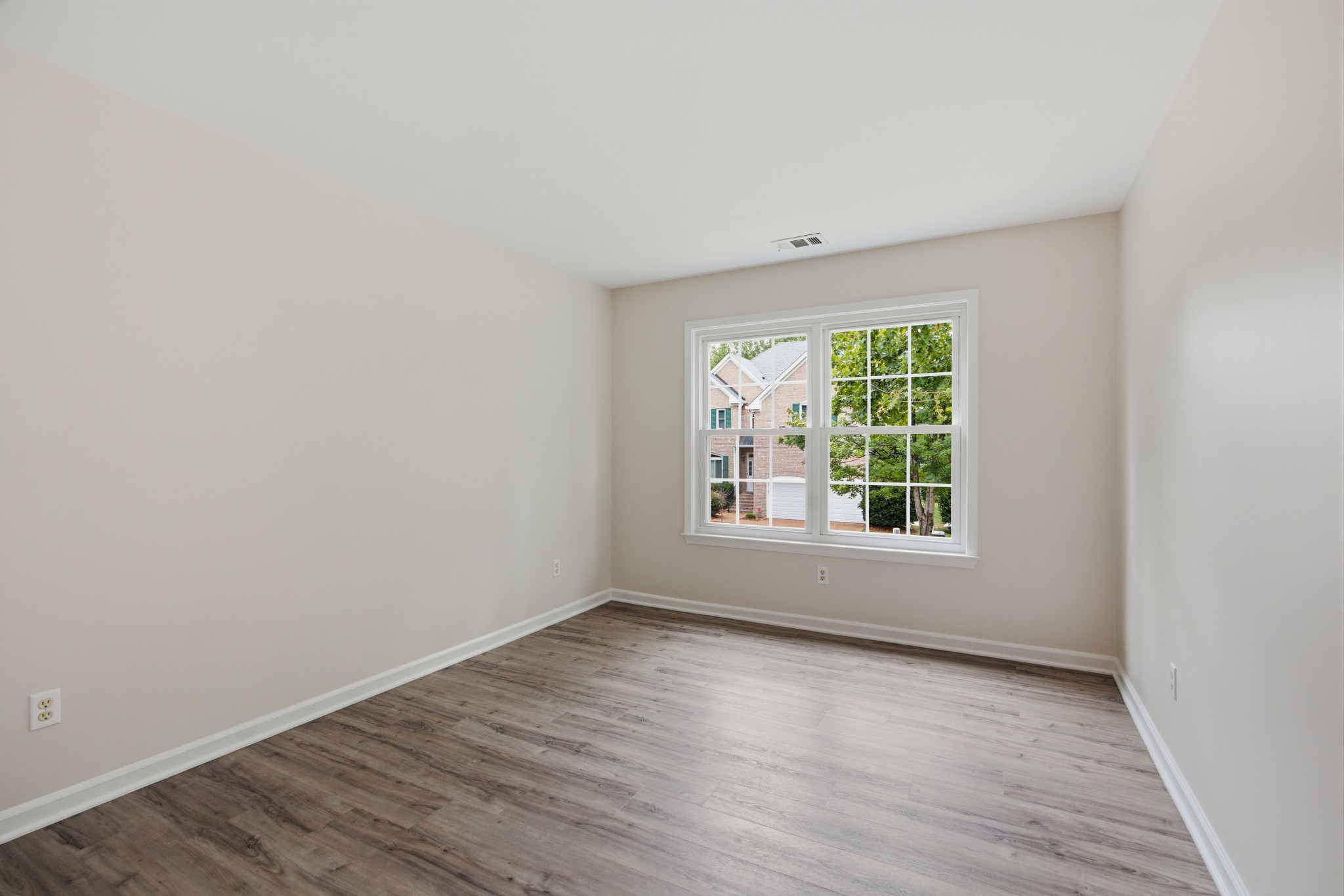 5516 Nevil Pt