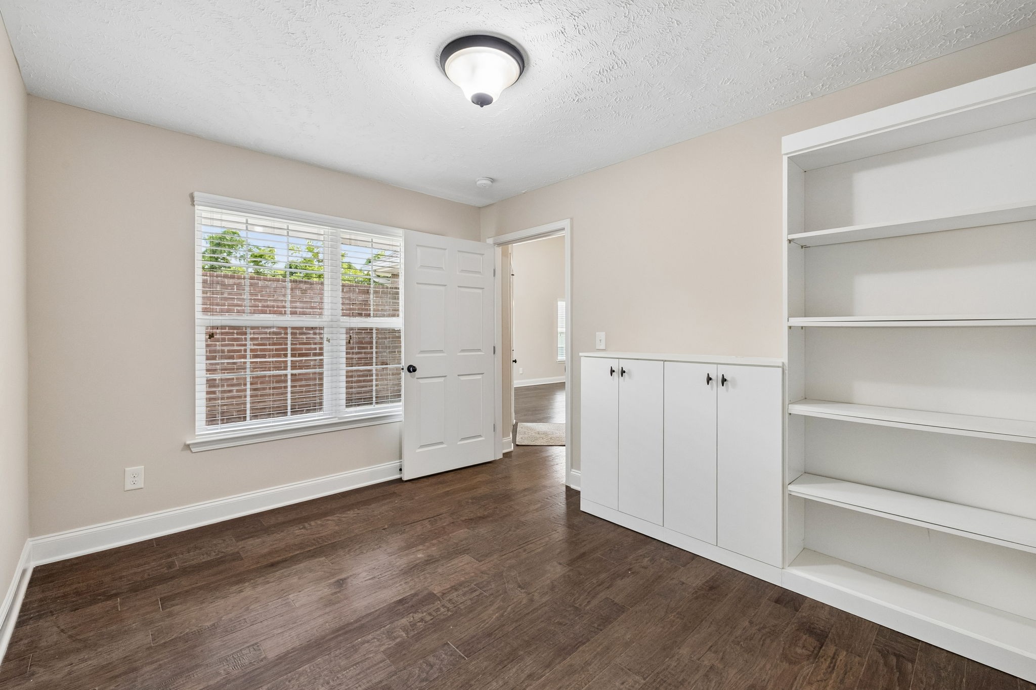 395 Devon Chase Hl Unit: 4201