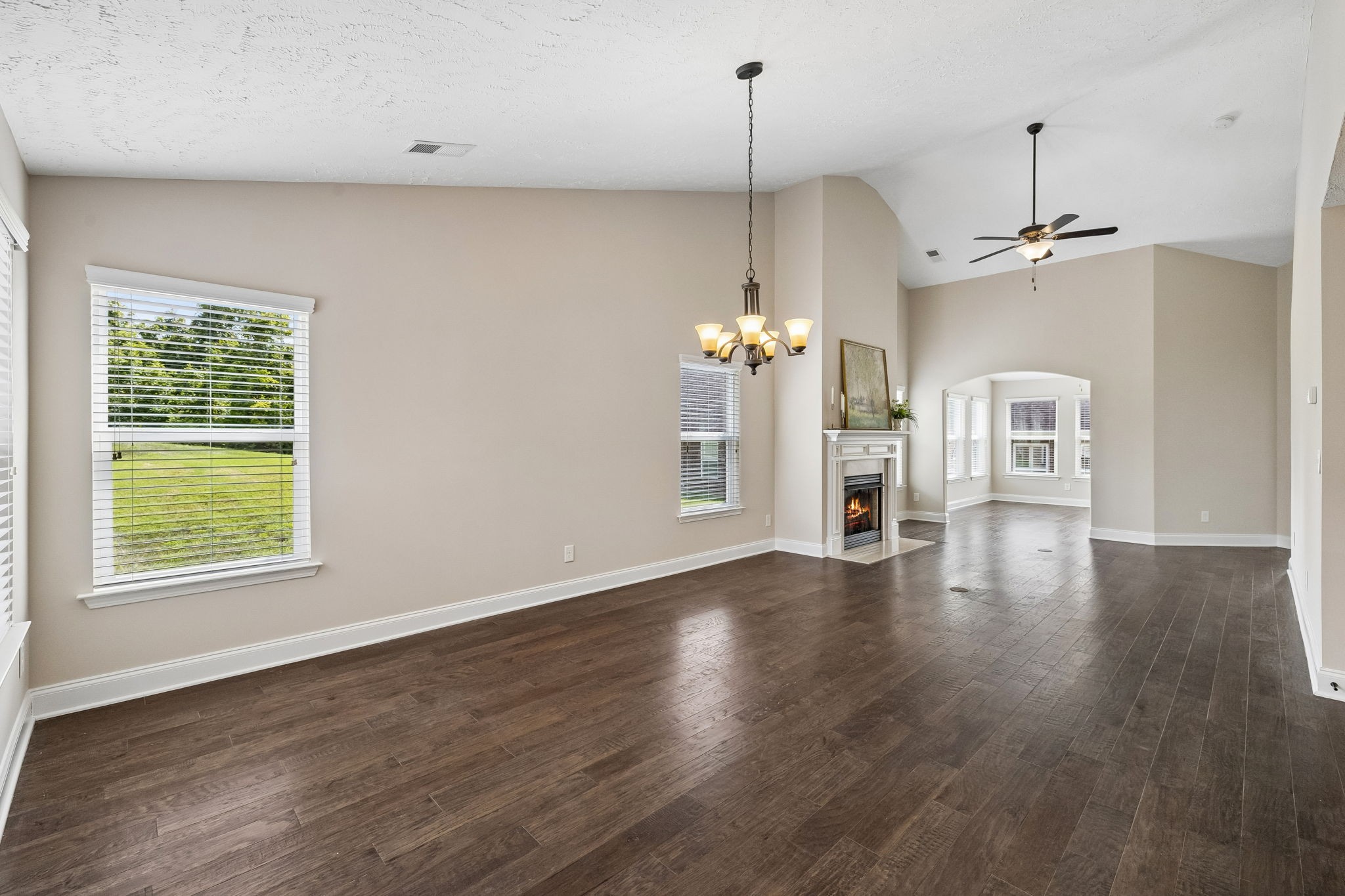 395 Devon Chase Hl Unit: 4201