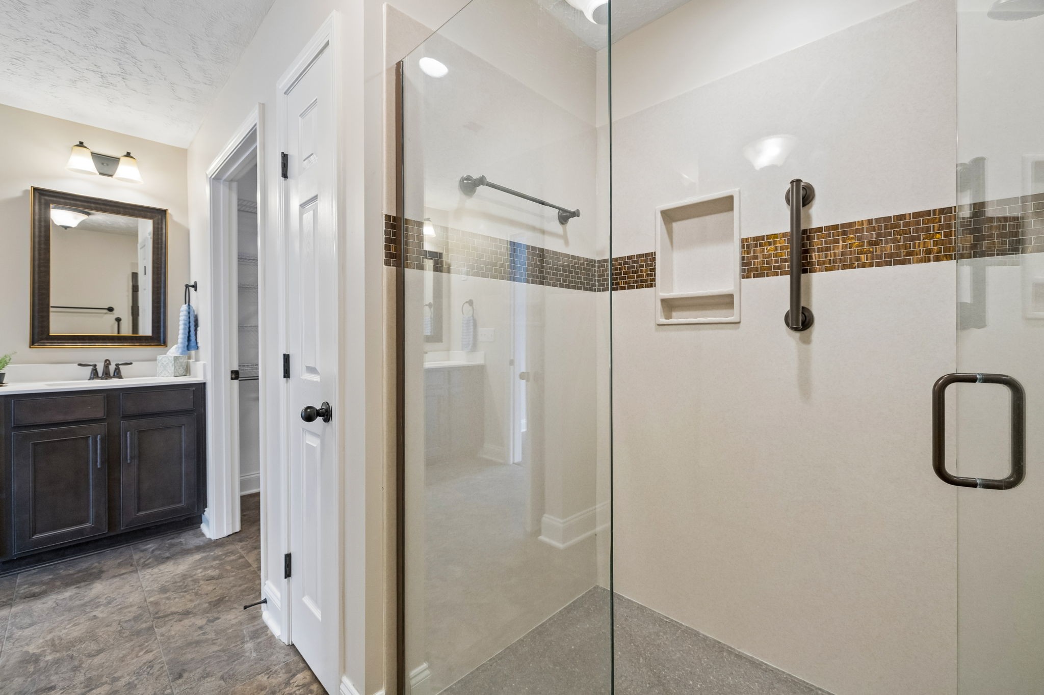 395 Devon Chase Hl Unit: 4201