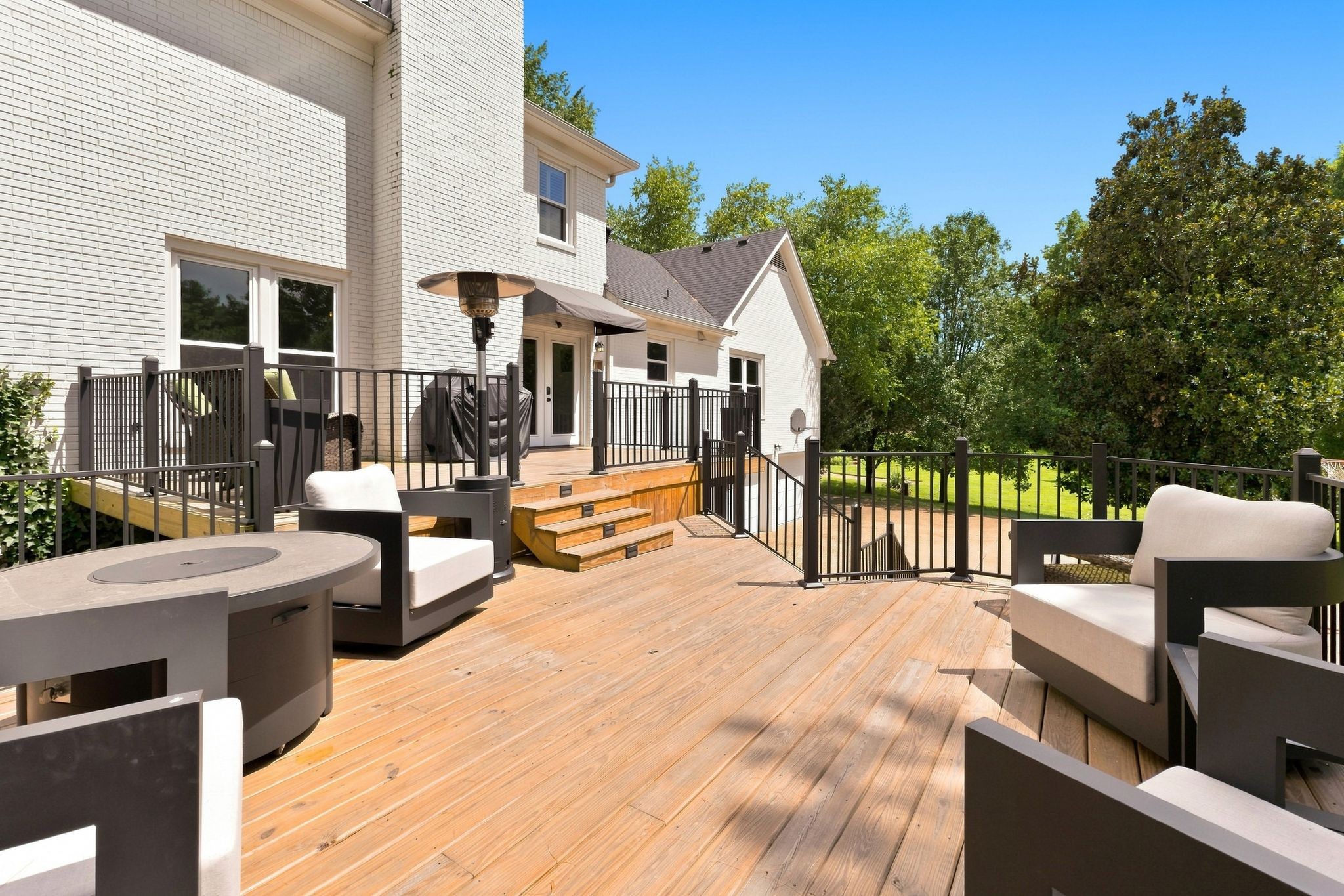 1309 Arrowhead Dr