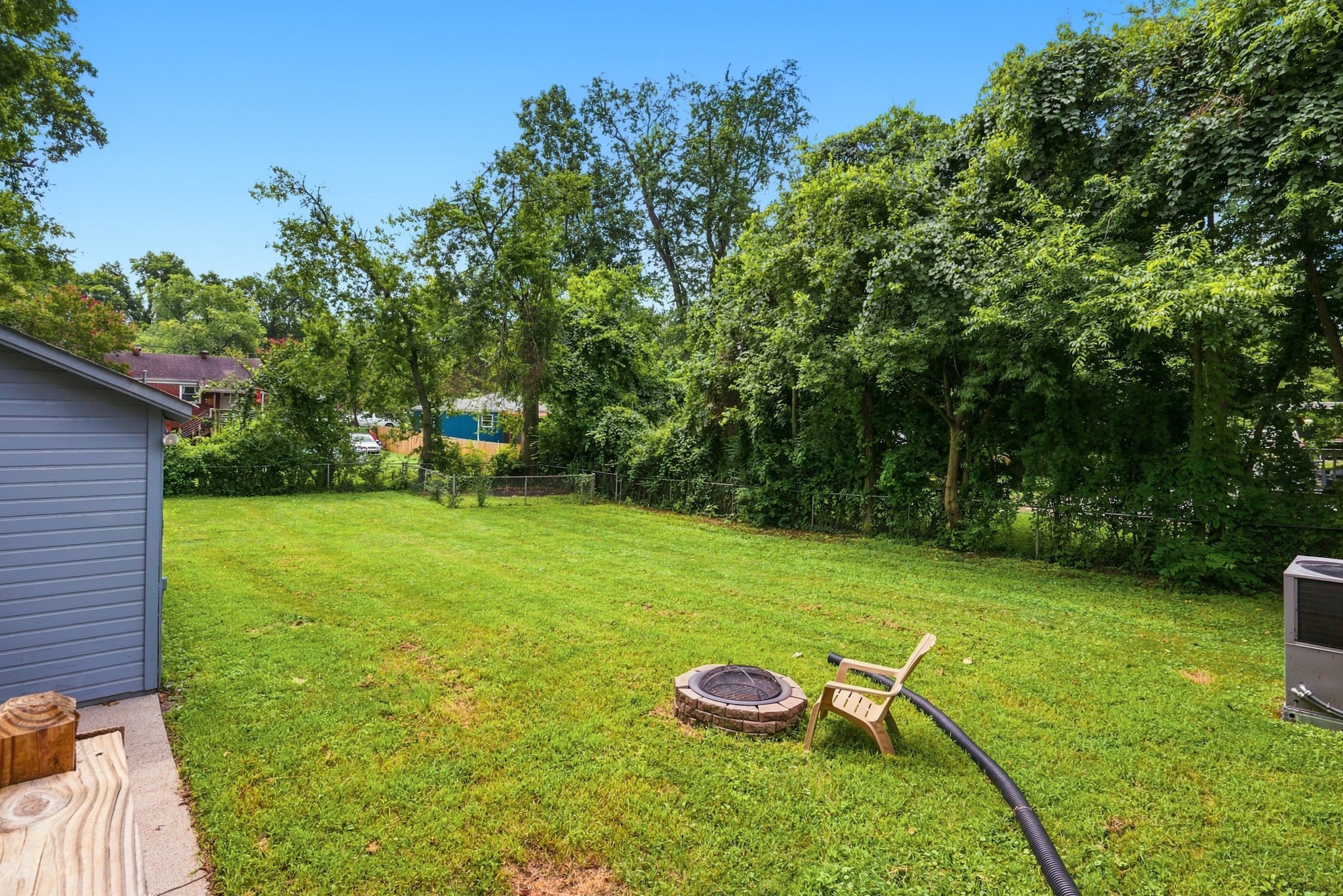 2002 Riverwood Dr