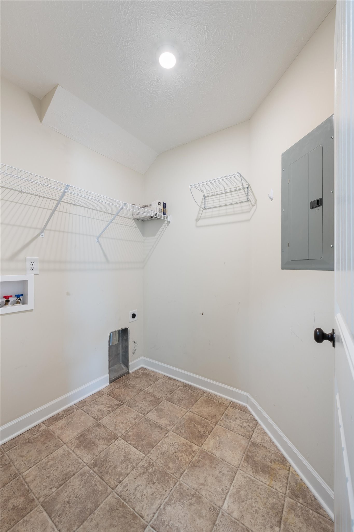 7931 Peridot Cir