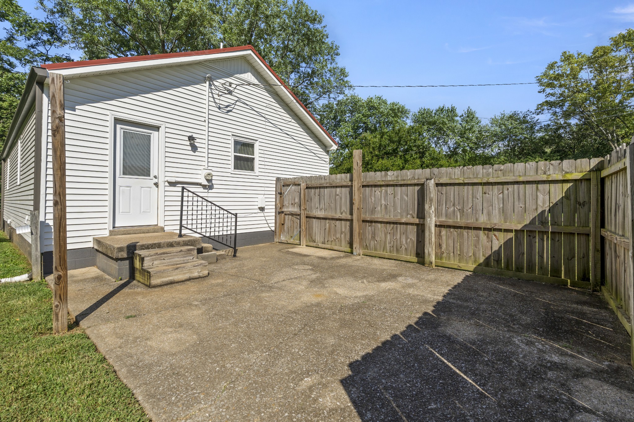 6541 Kari Dr