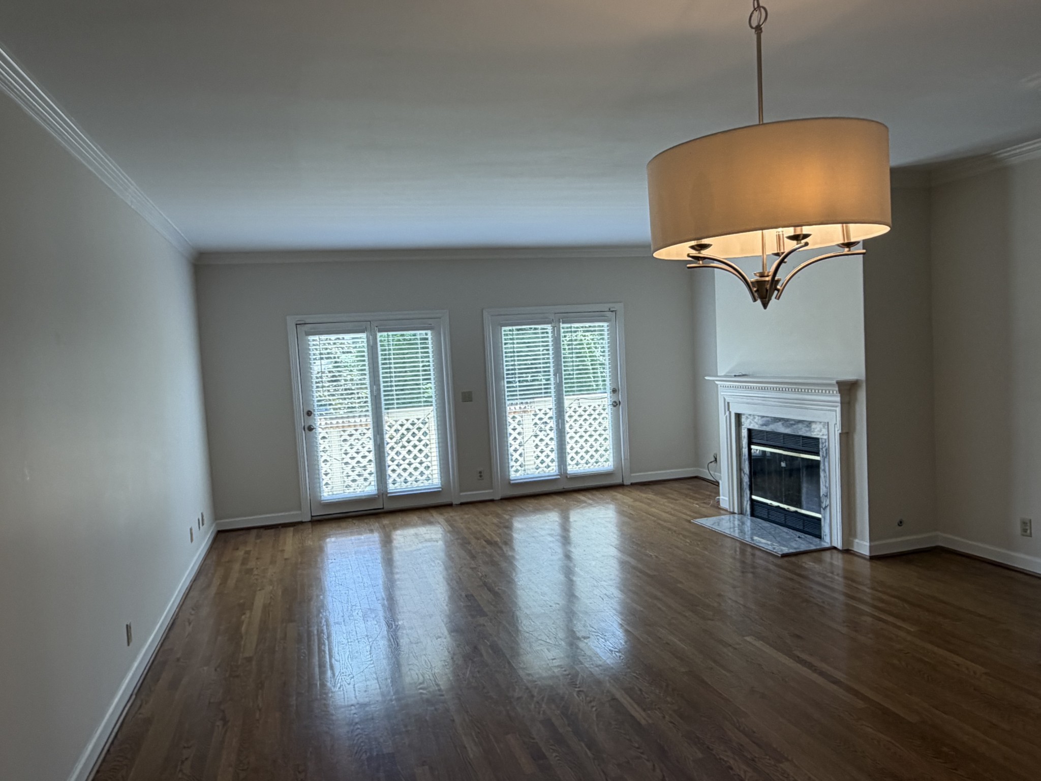 354 Ardsley Pl
