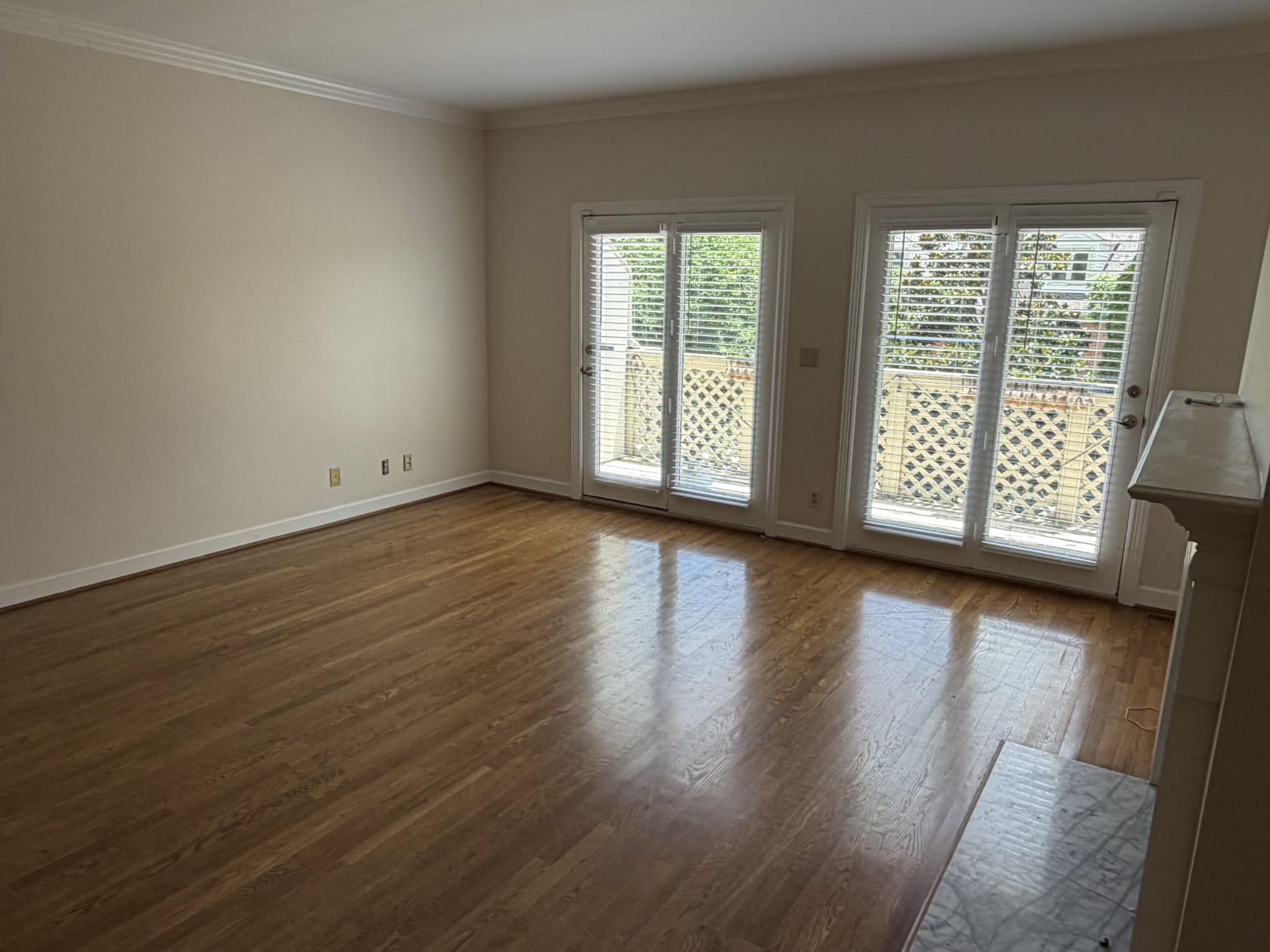 354 Ardsley Pl