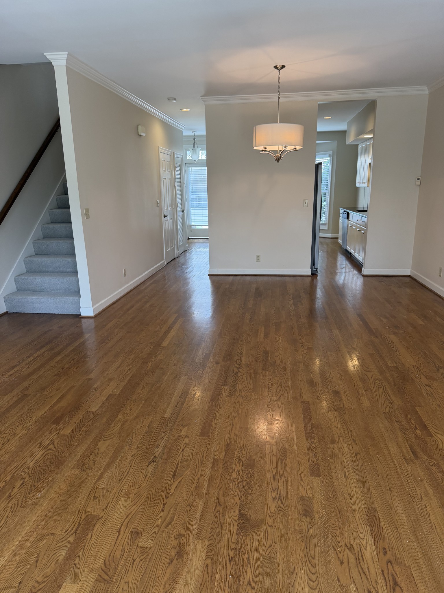 354 Ardsley Pl