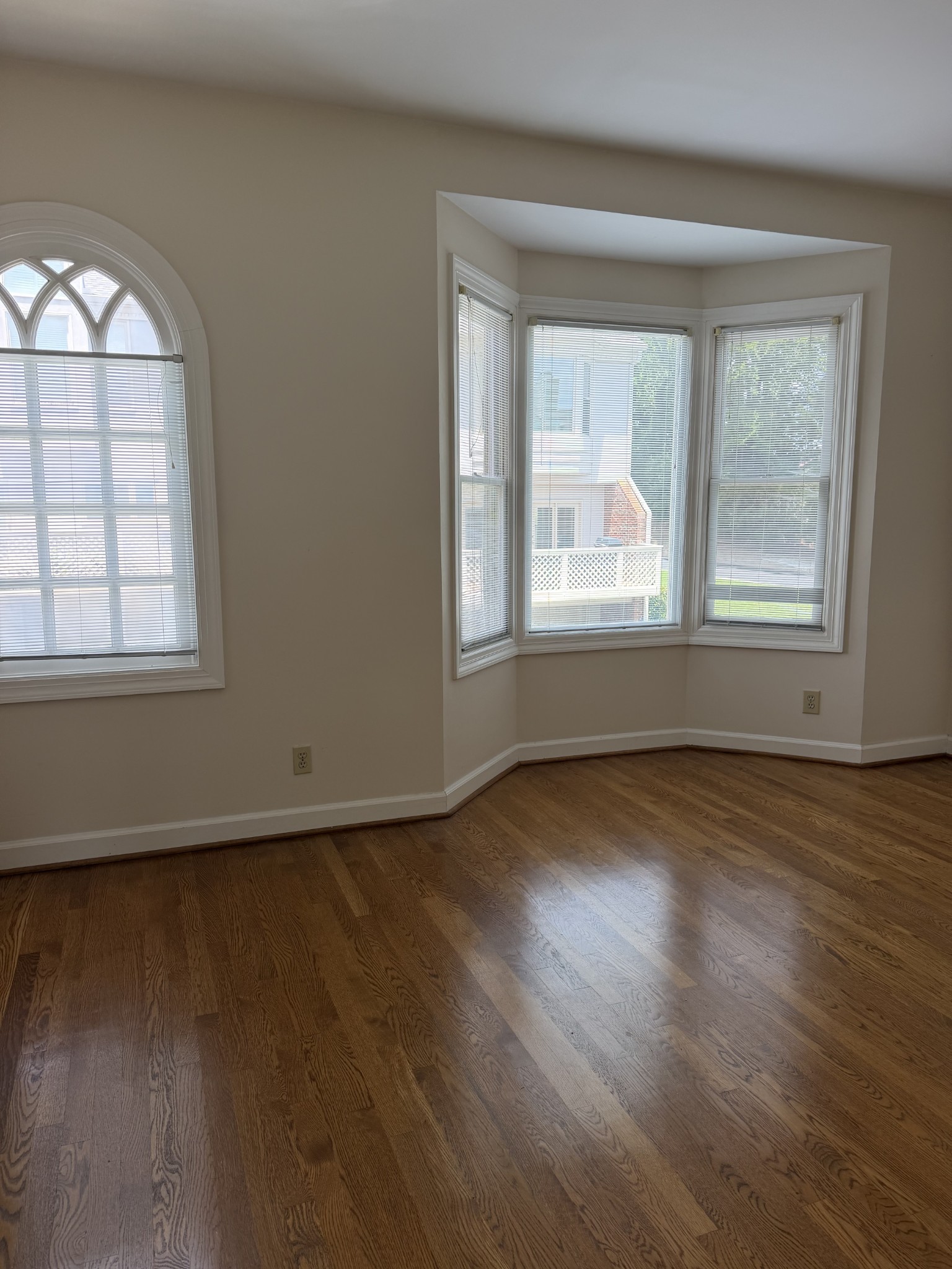 354 Ardsley Pl