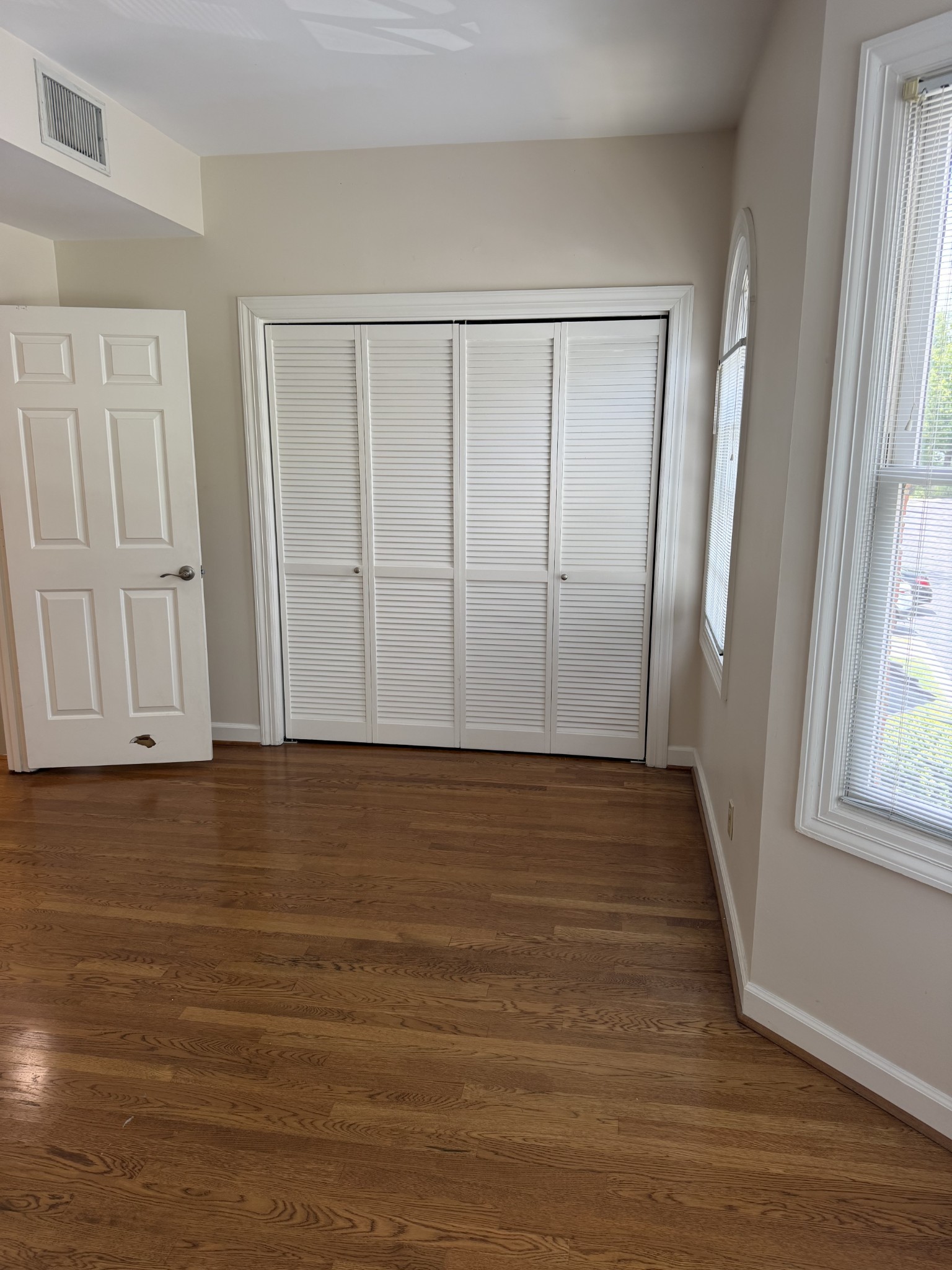 354 Ardsley Pl