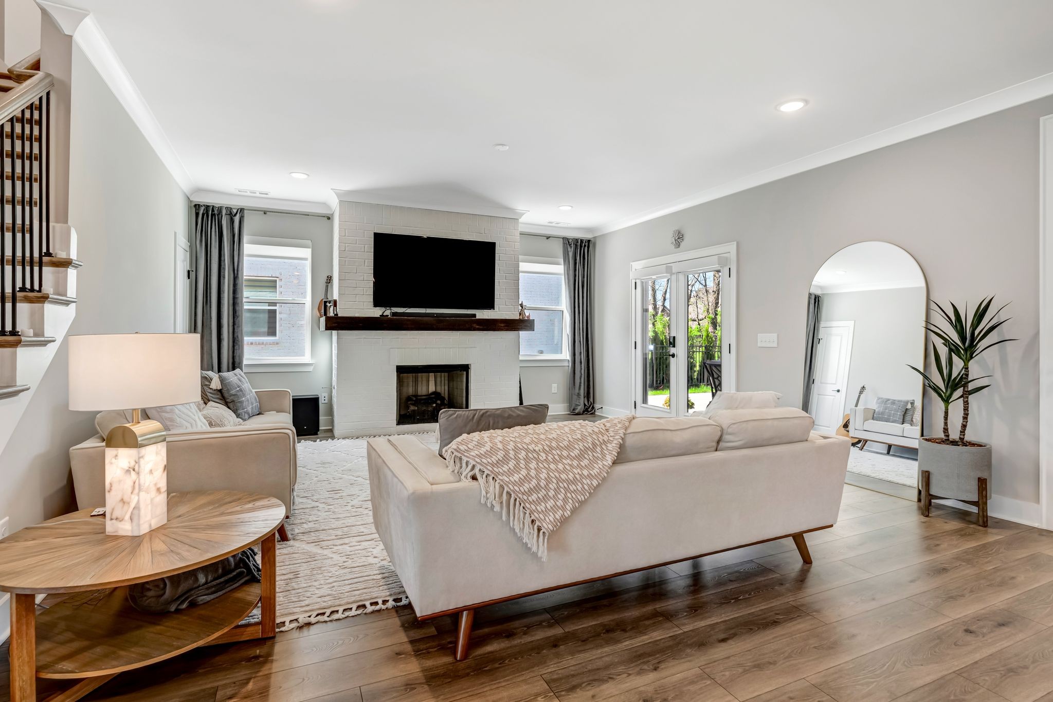 3270 Sassafras Ln