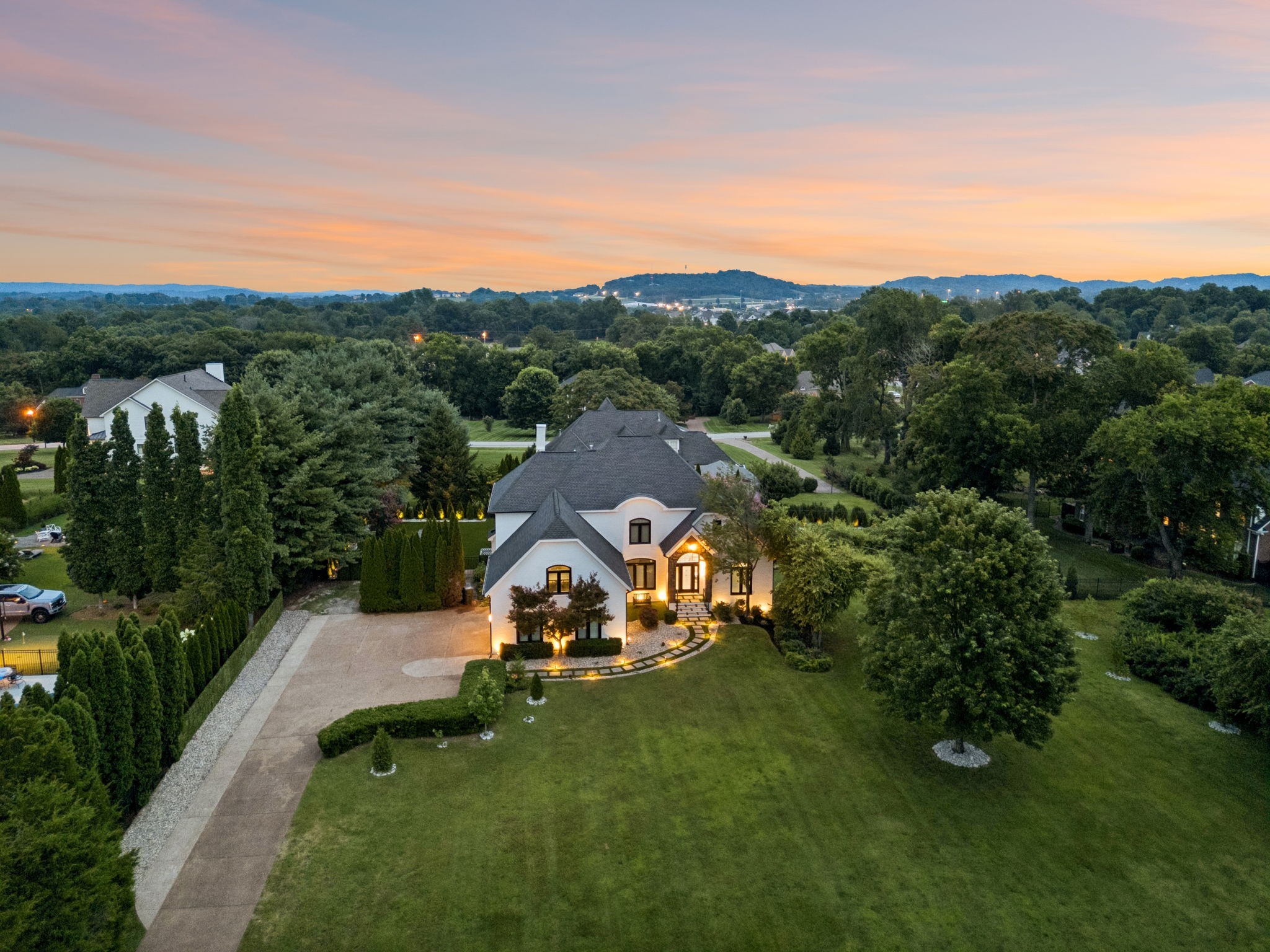 2112 Summer Hill Cir
