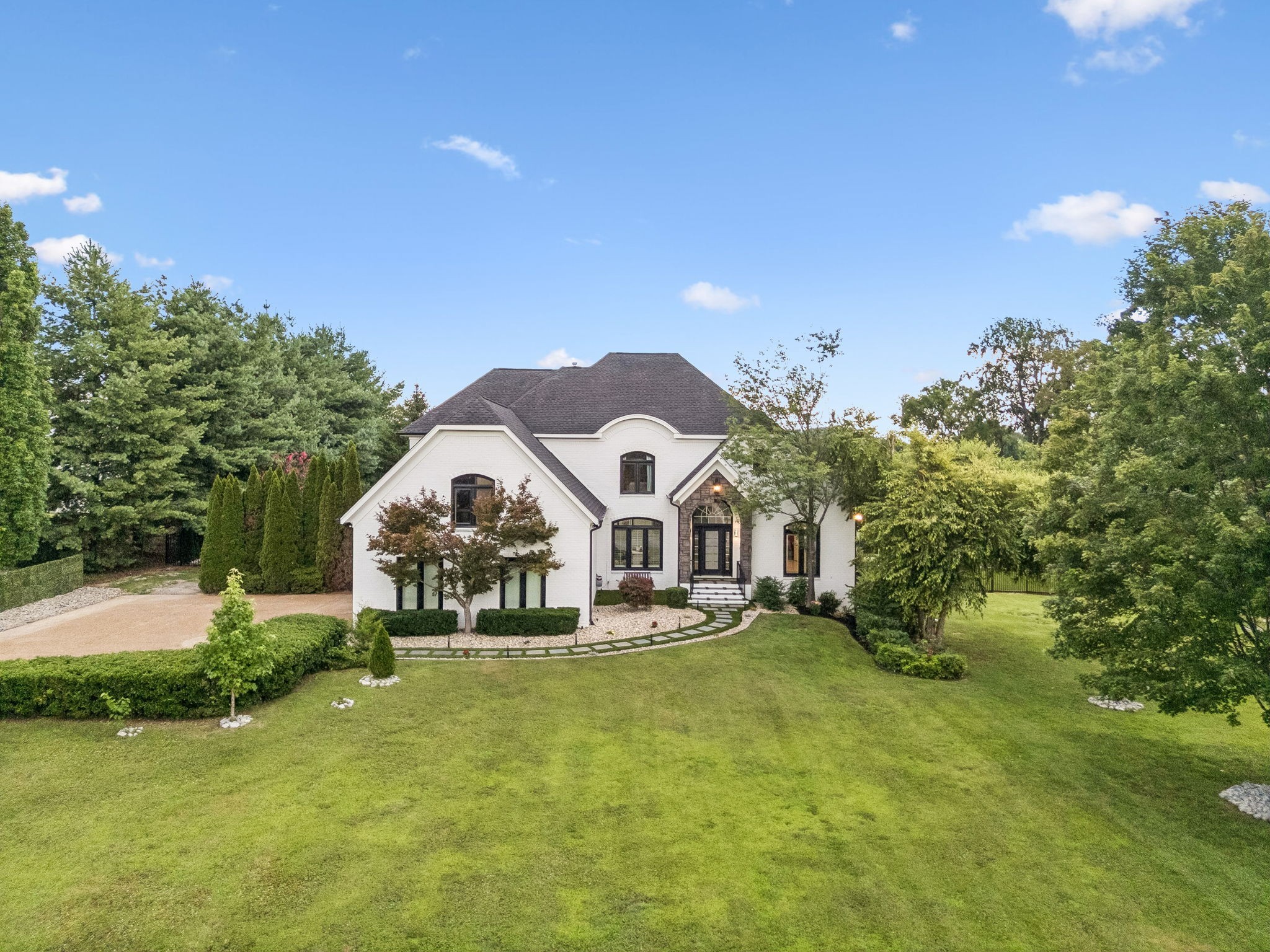 2112 Summer Hill Cir