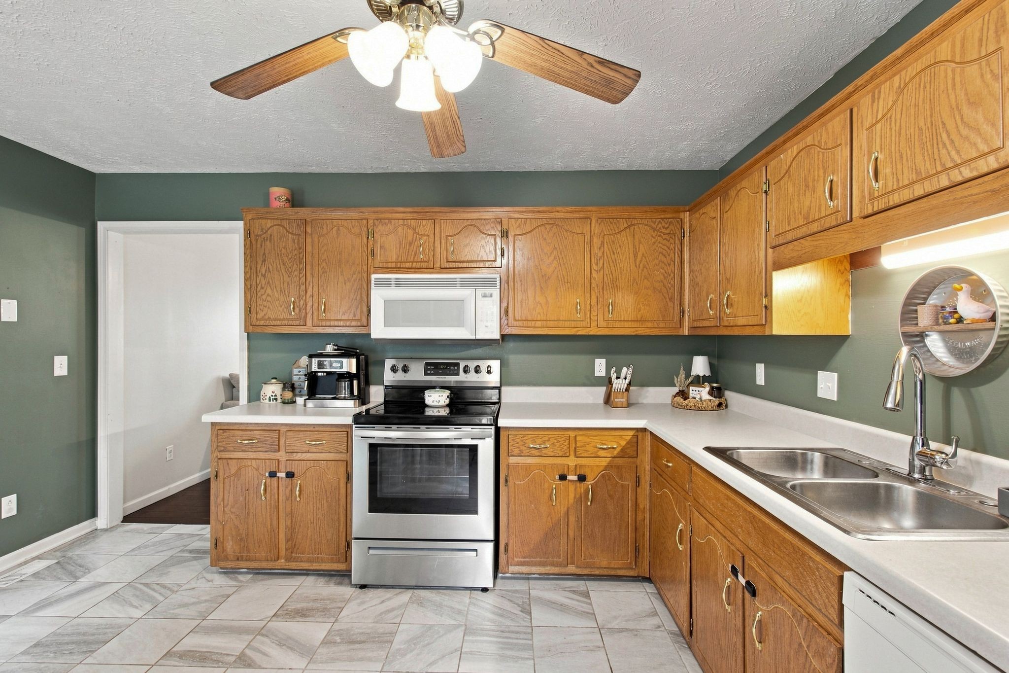 533 Birkenhead Dr