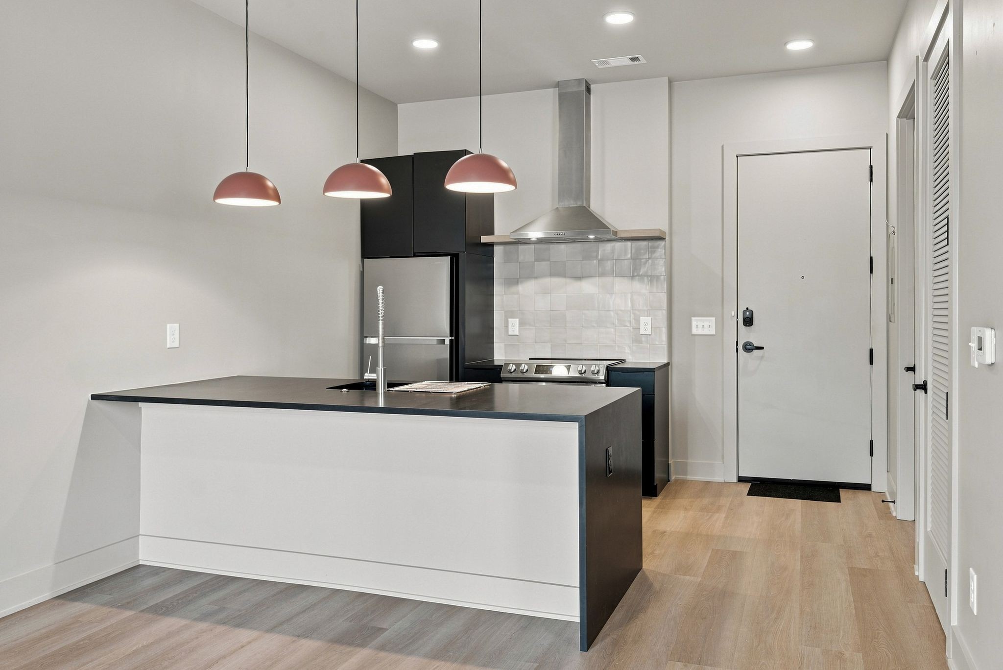 1090 Haysboro Ave Unit: 113