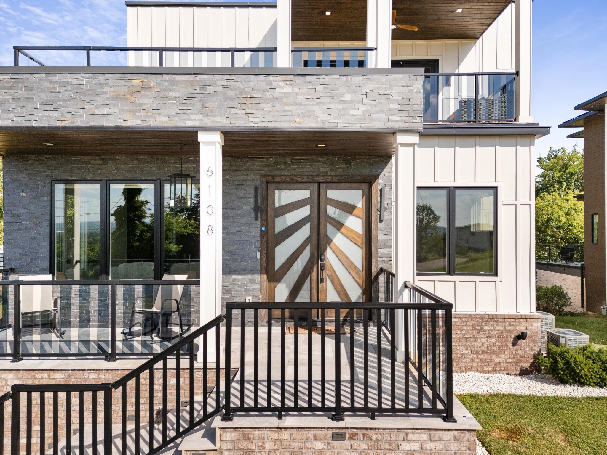 6108 Hill Cir