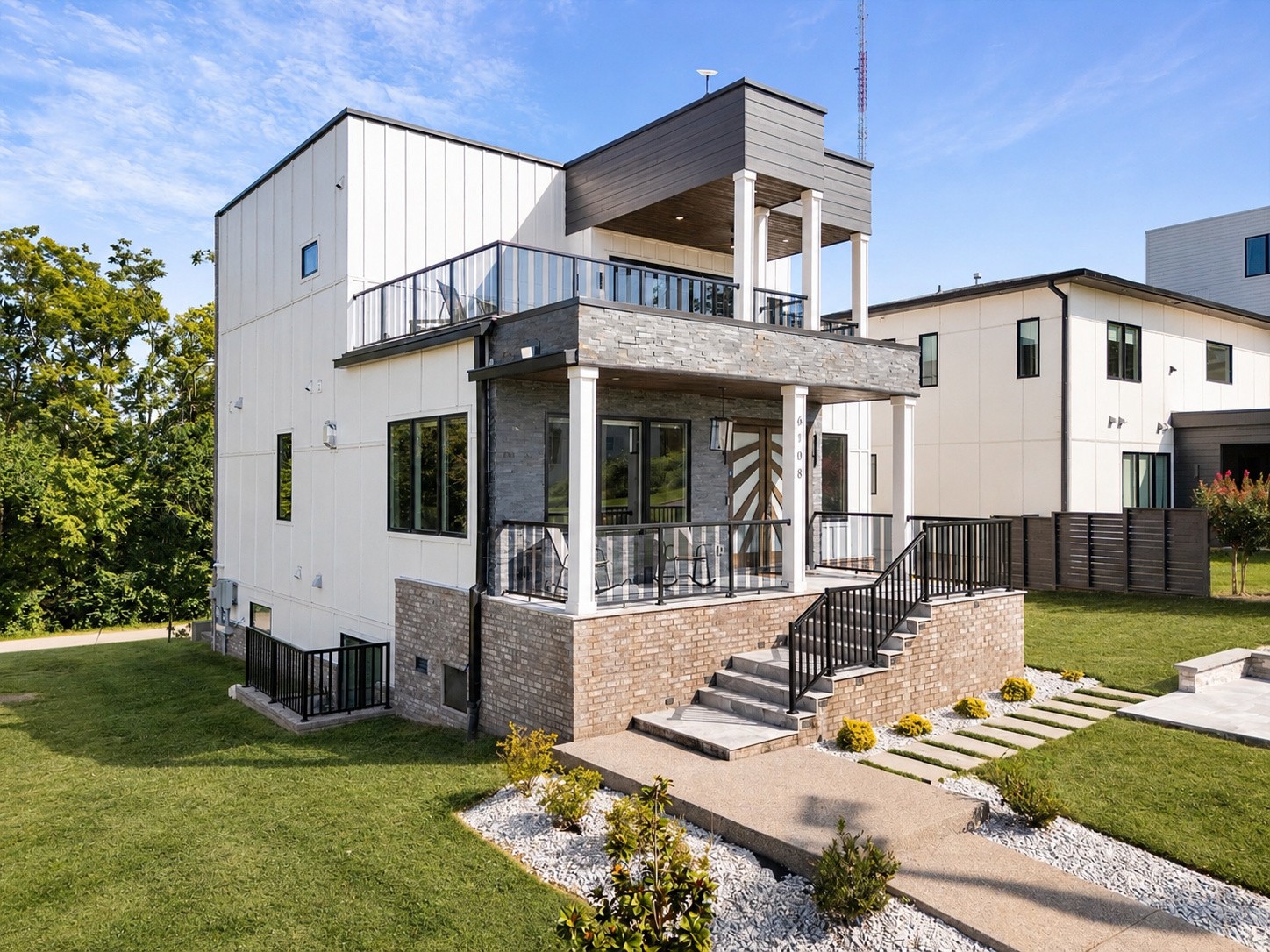 6108 Hill Cir