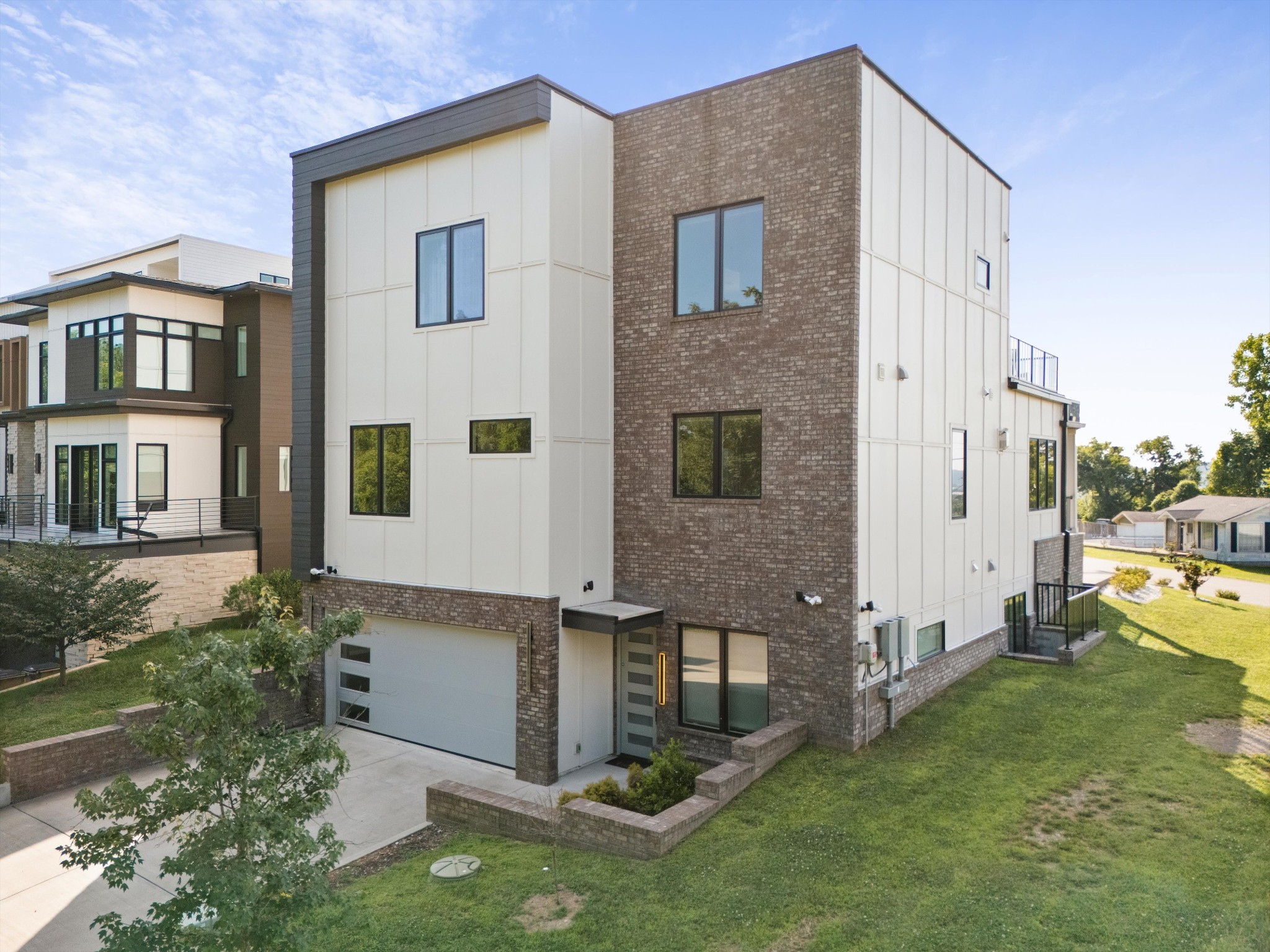 6108 Hill Cir