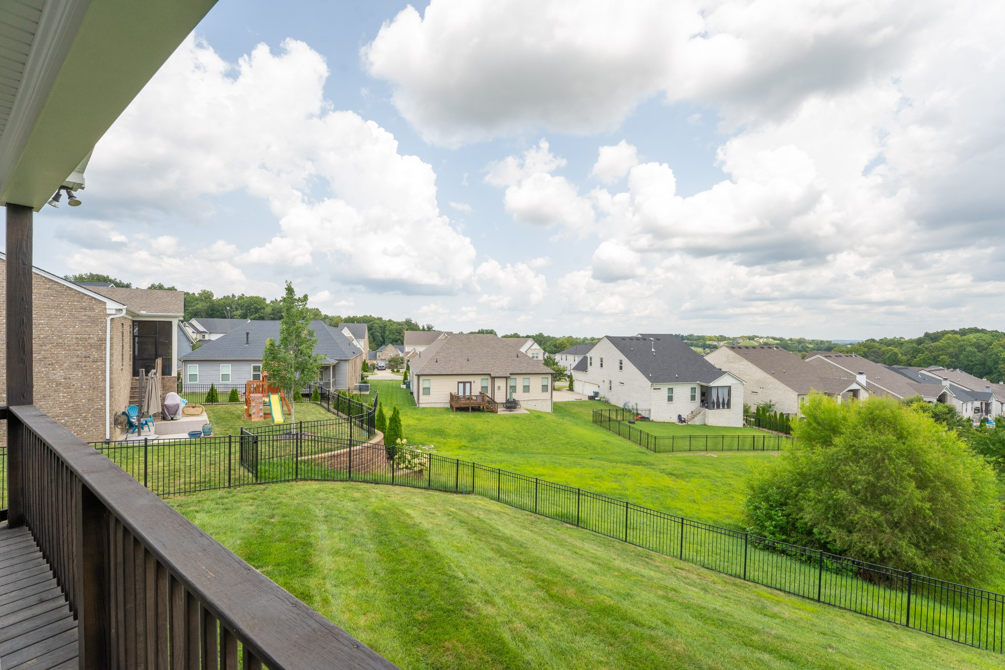 2069 Hedgelawn Dr