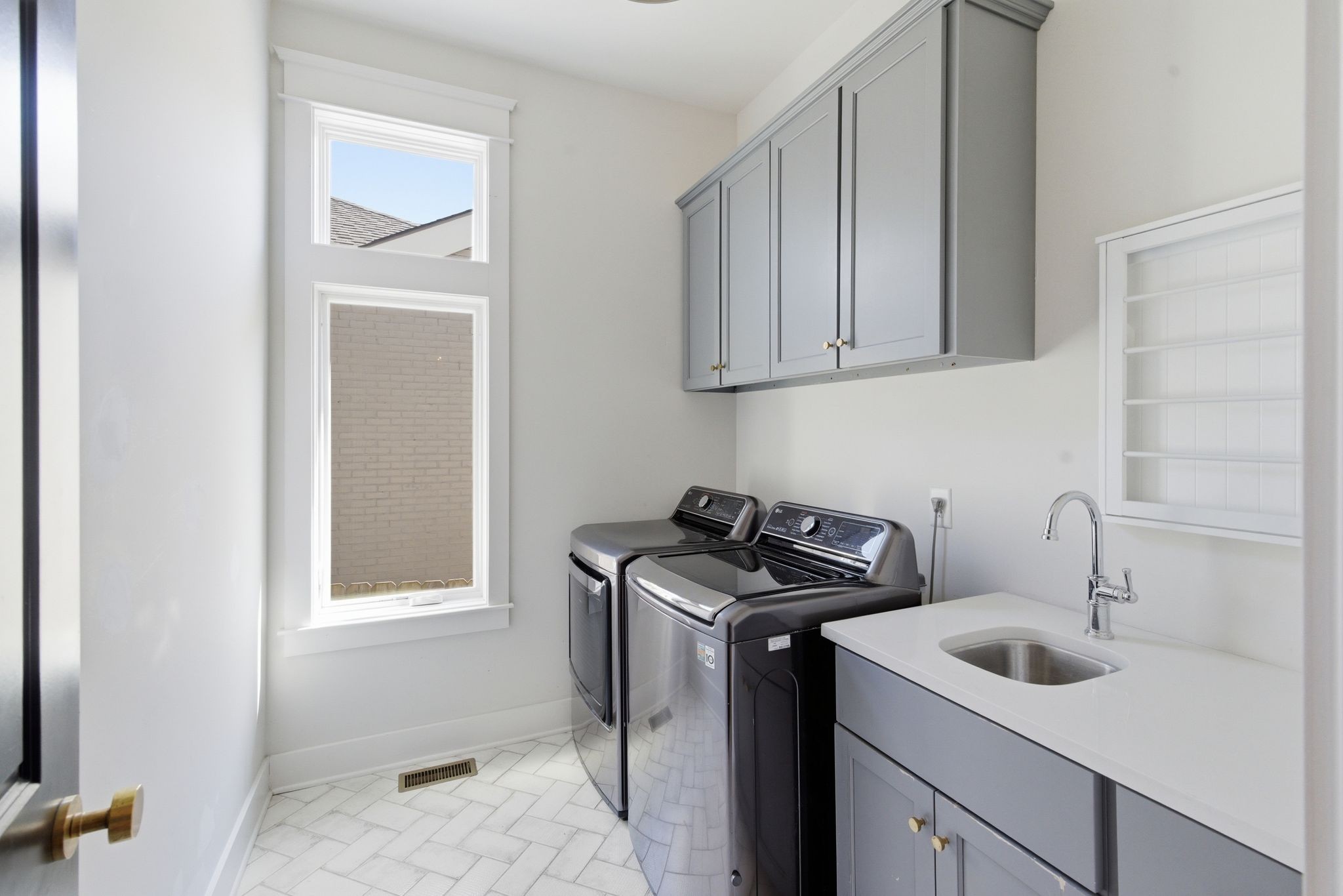 2801 27th Ave, S