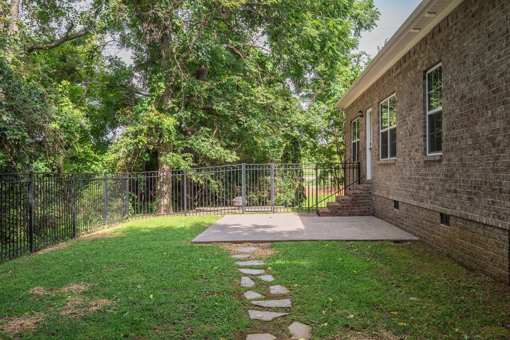 1000 Glessner Dr