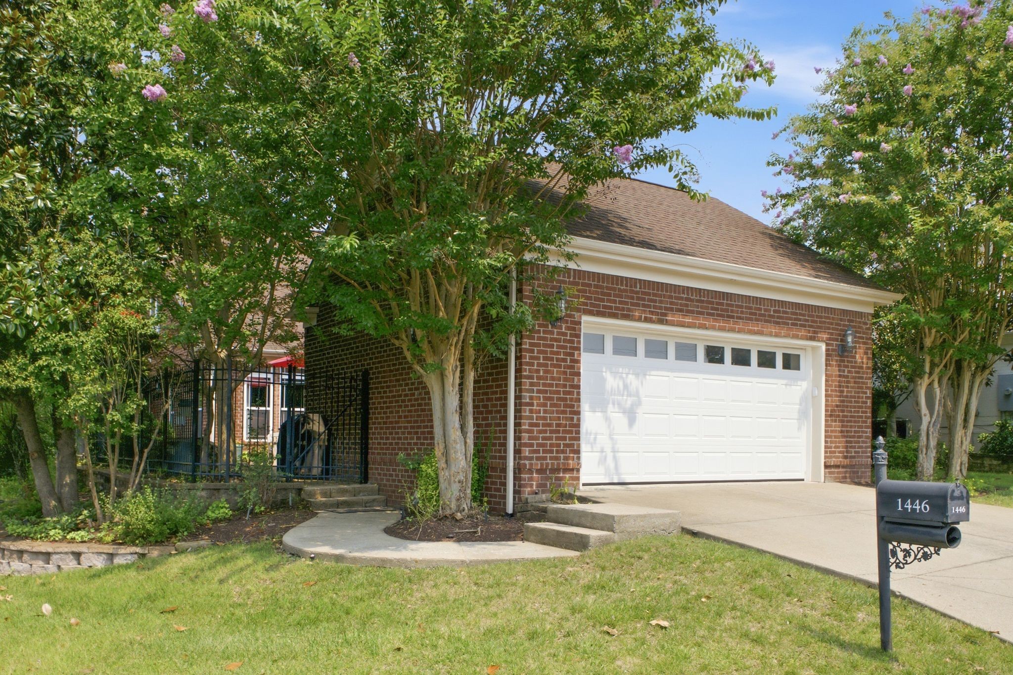 1446 Burnside Dr
