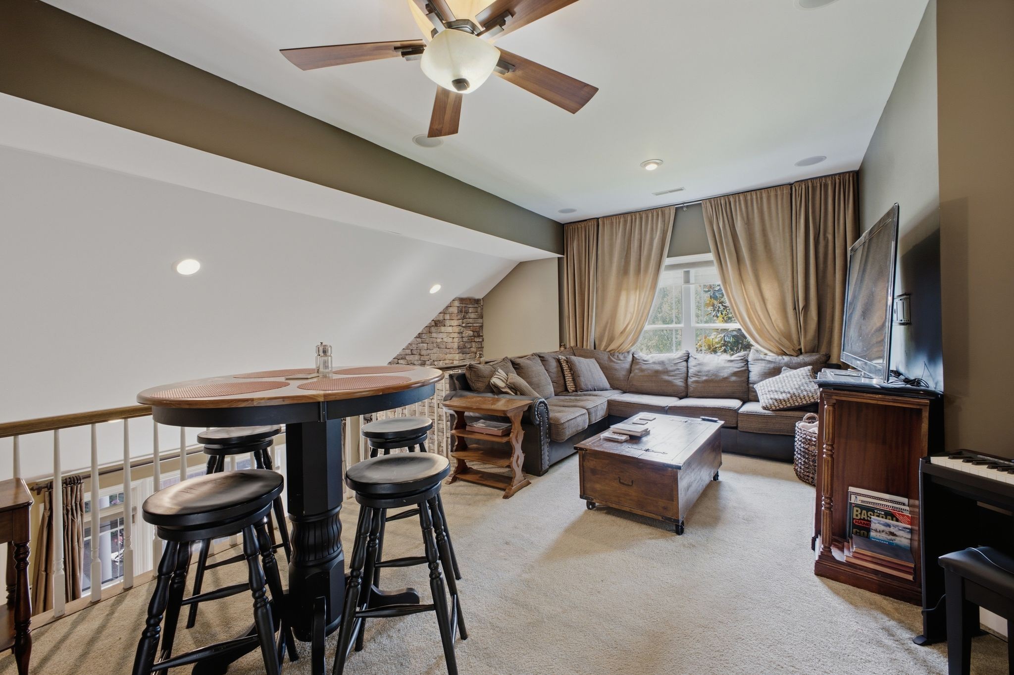 1446 Burnside Dr