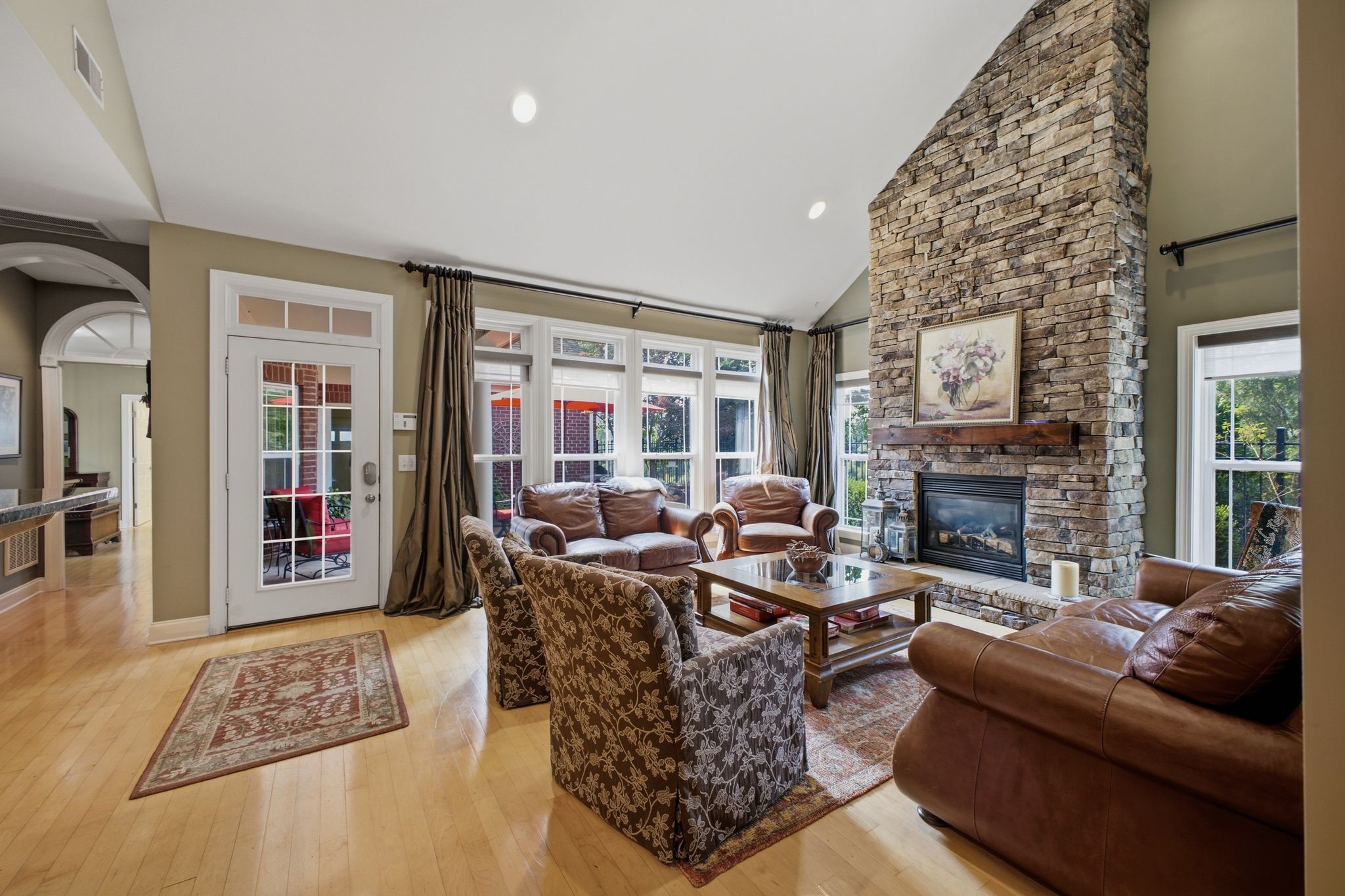 1446 Burnside Dr