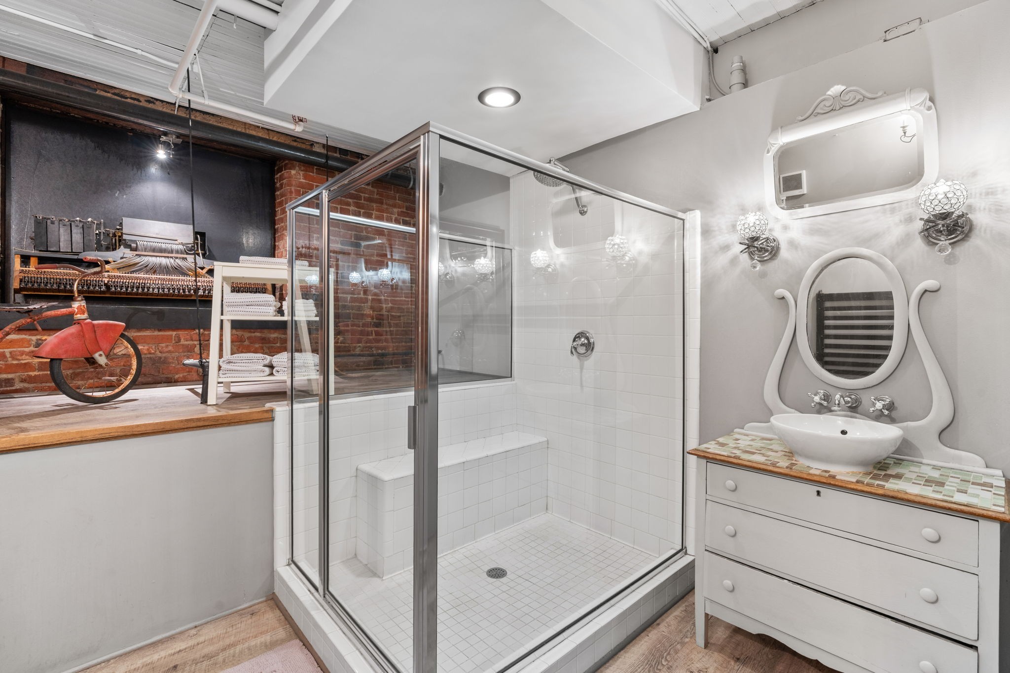 207 3rd Ave, N Unit: 301