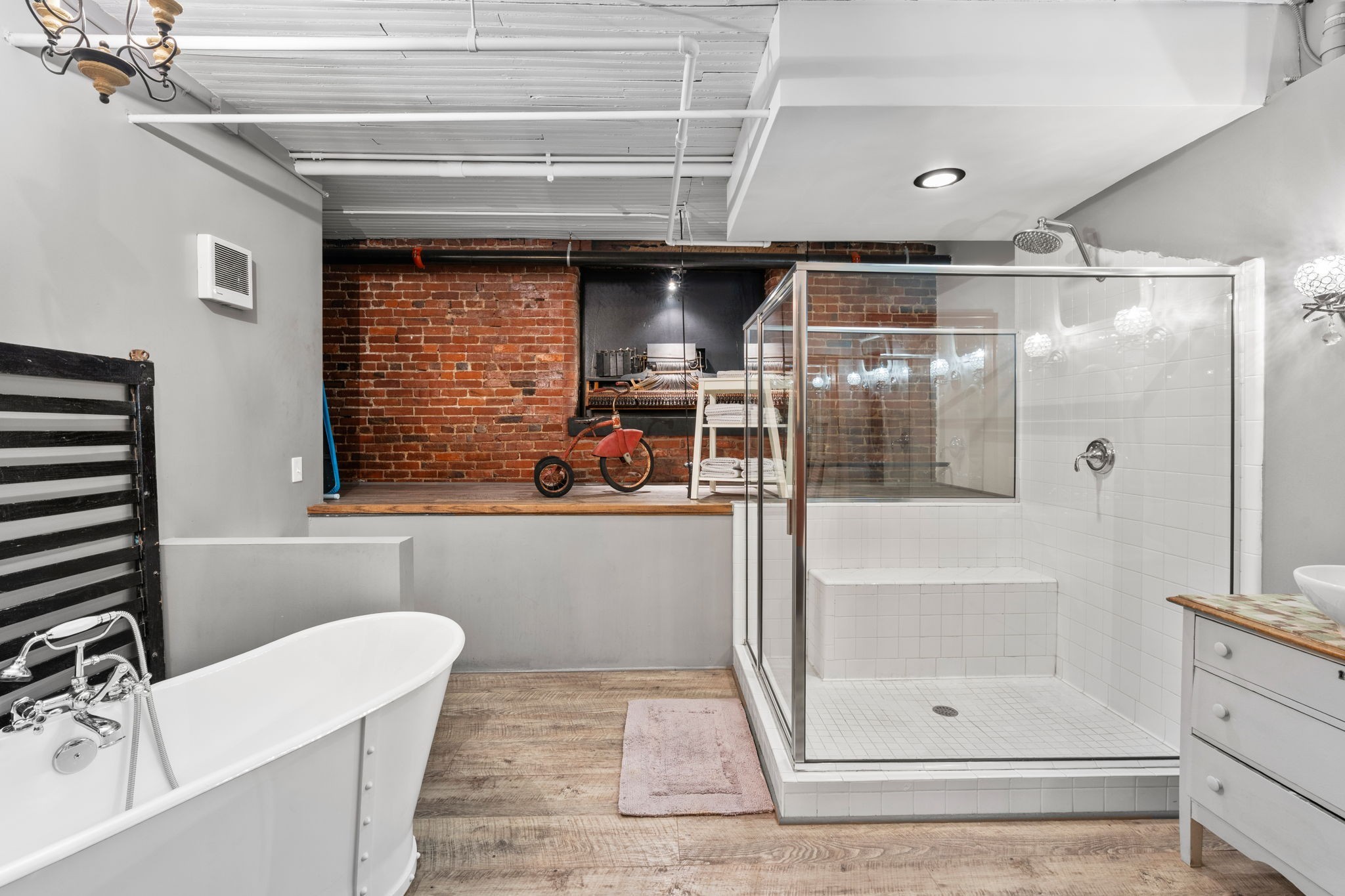 207 3rd Ave, N Unit: 301