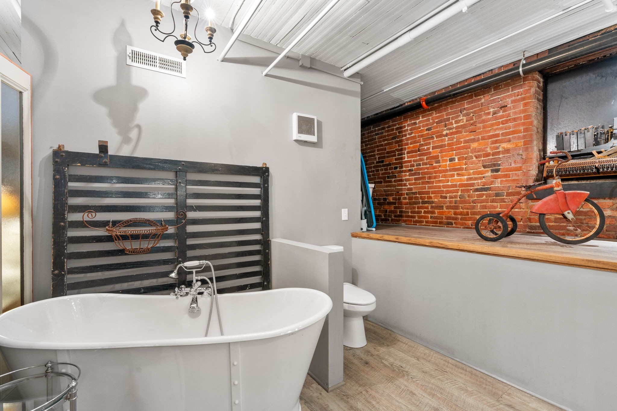 207 3rd Ave, N Unit: 301