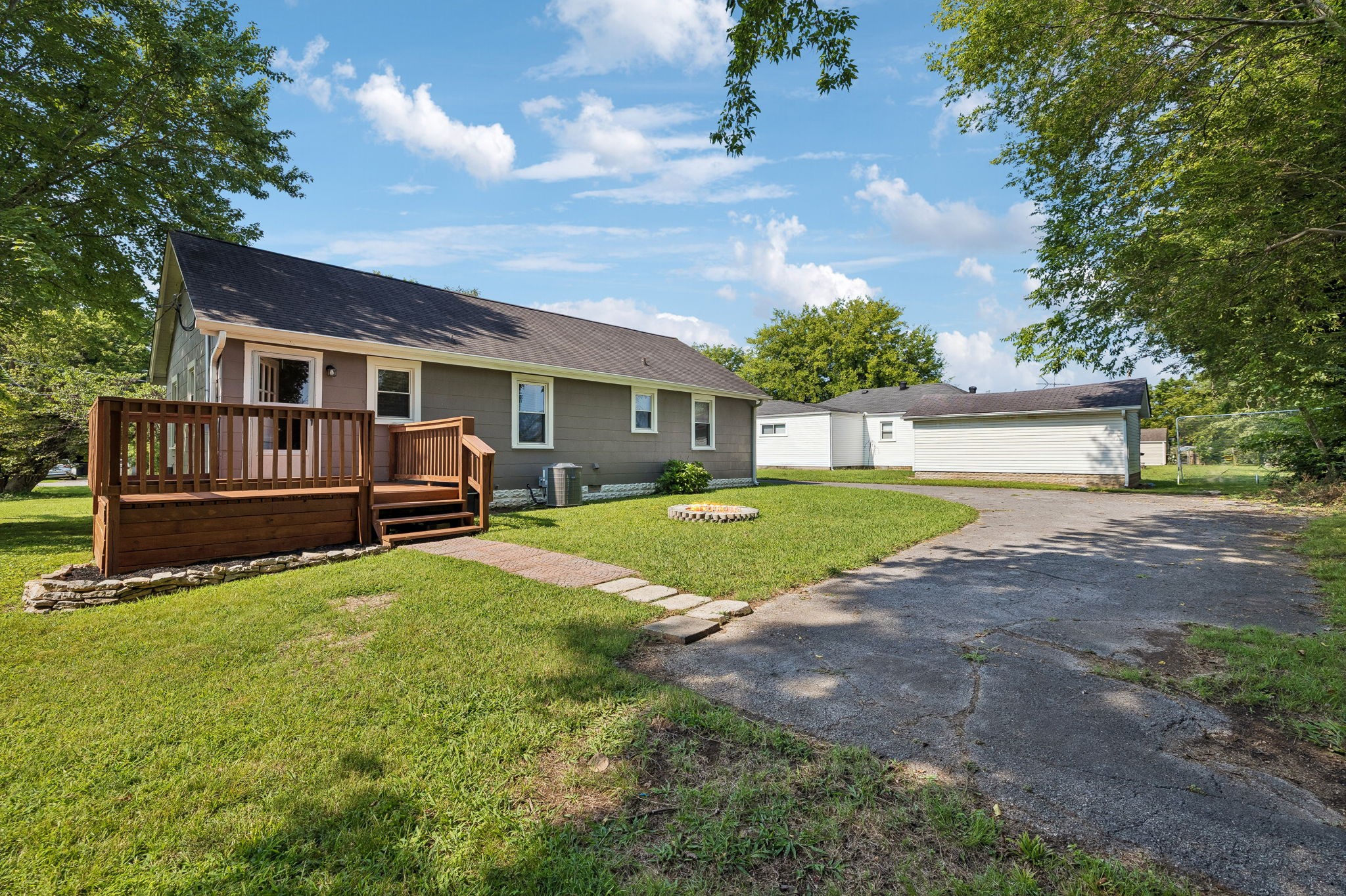 211 Rushwood Dr