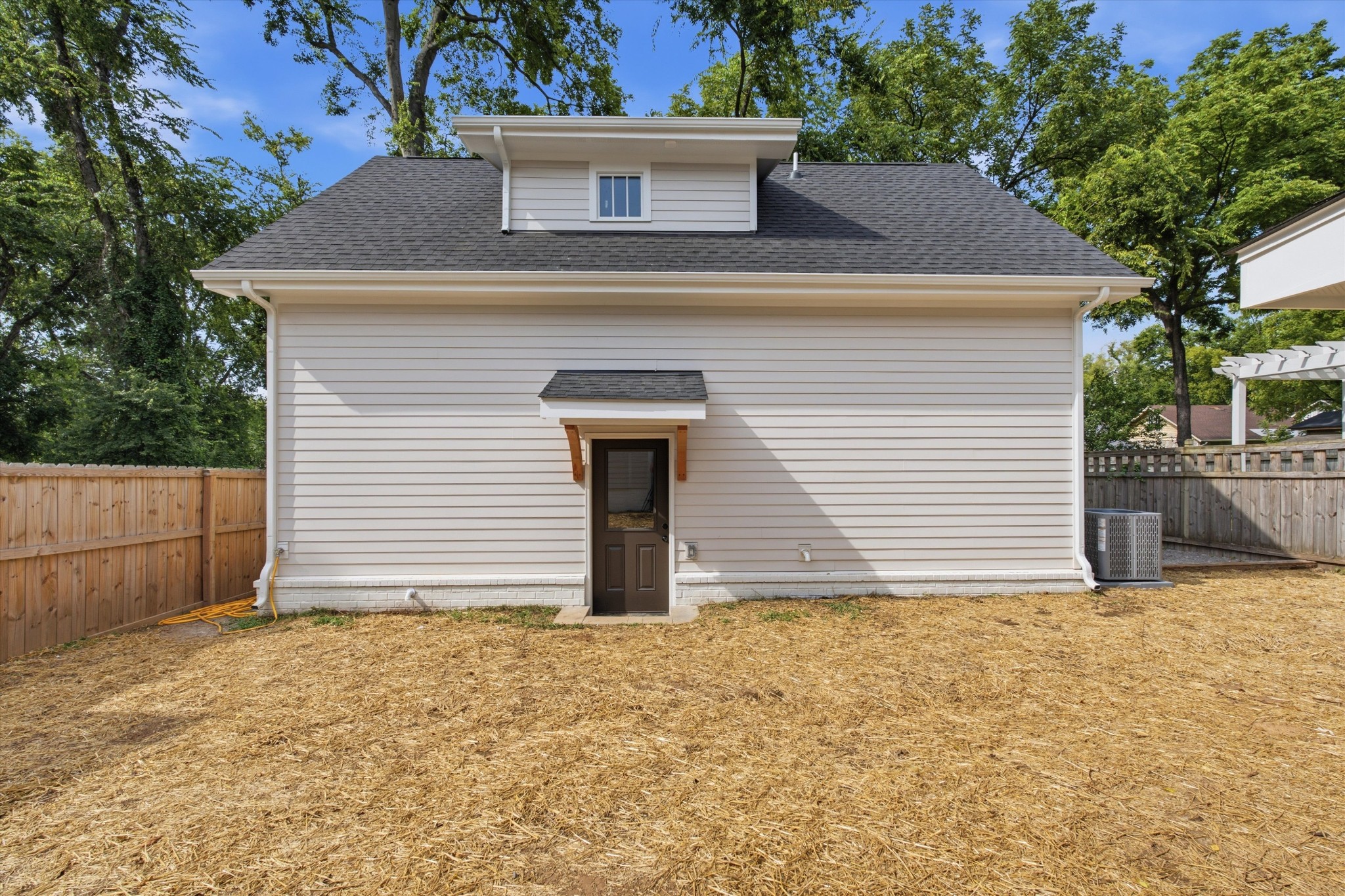 945 Seymour Ave