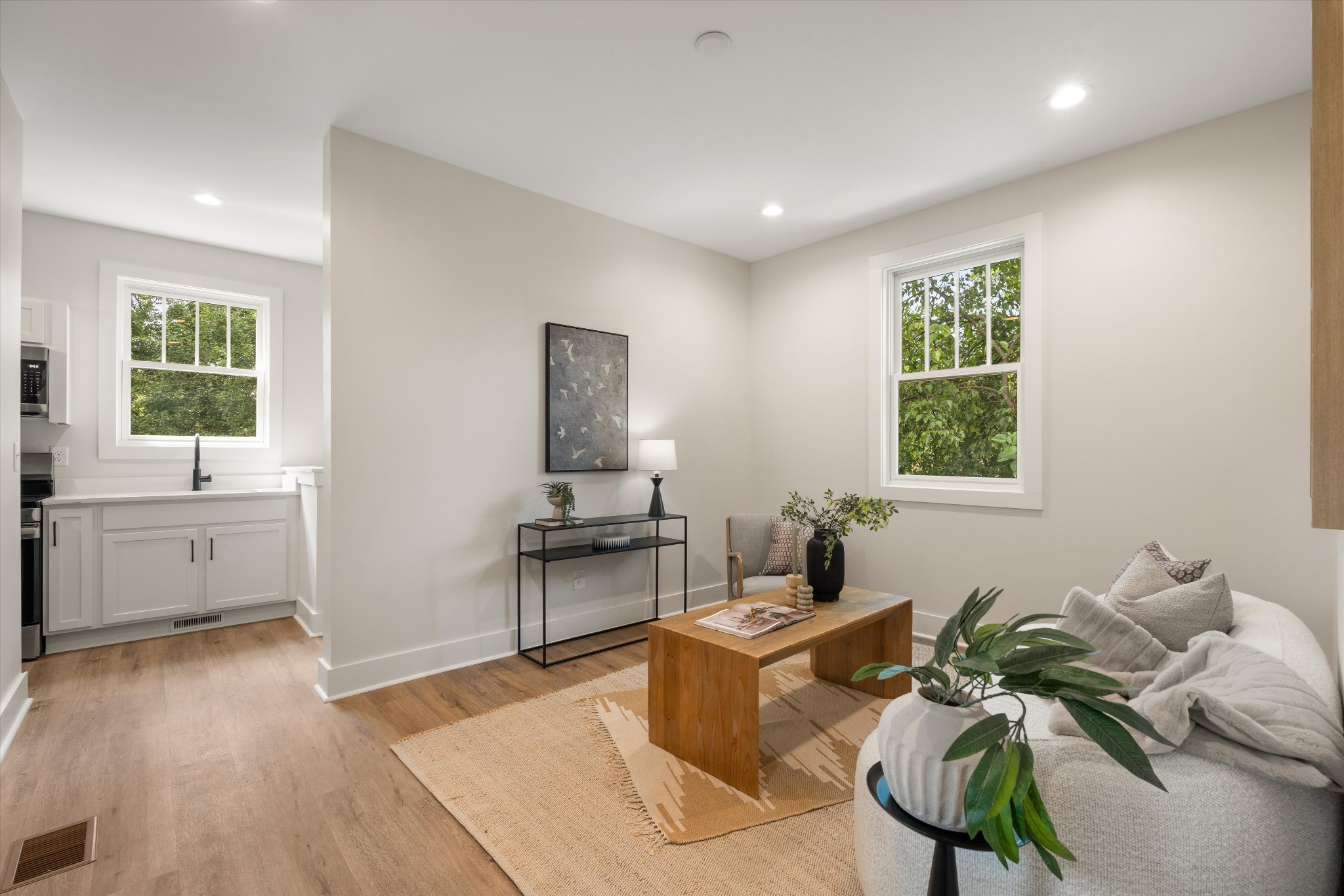 945 Seymour Ave