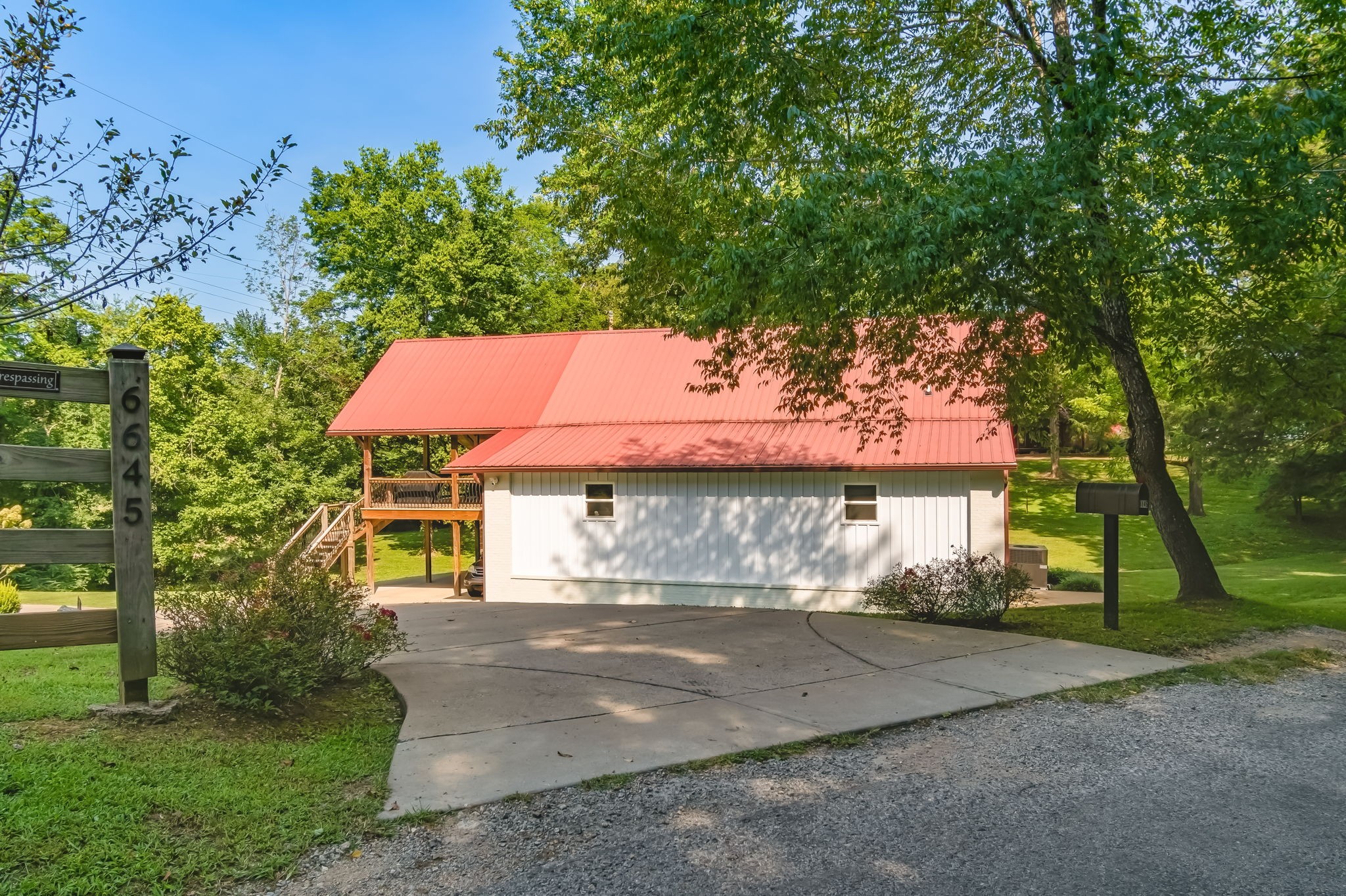 6645 Piney River Rd, N