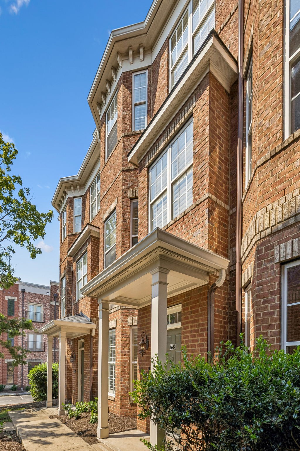 756 Wedgewood Park