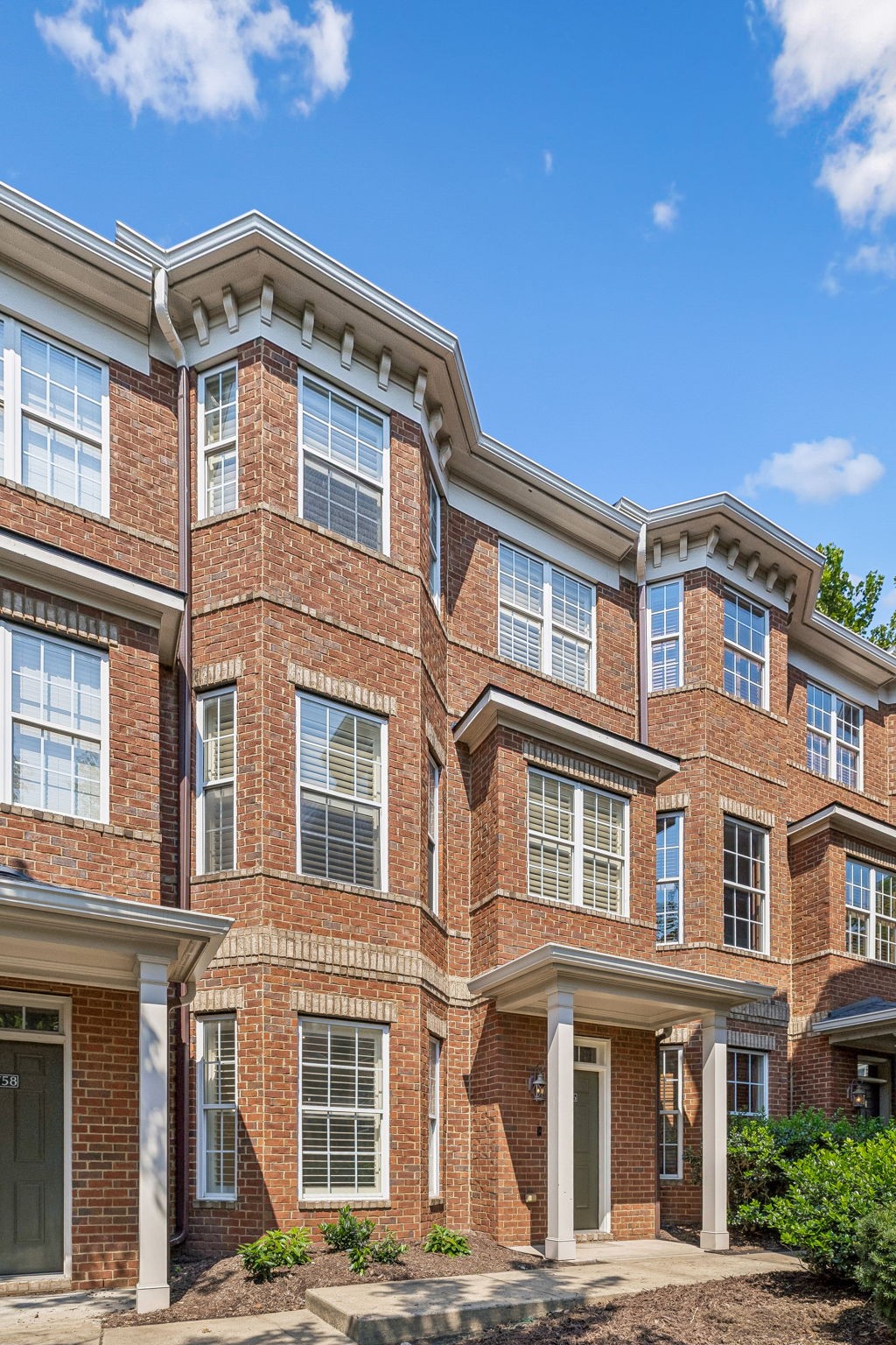 756 Wedgewood Park