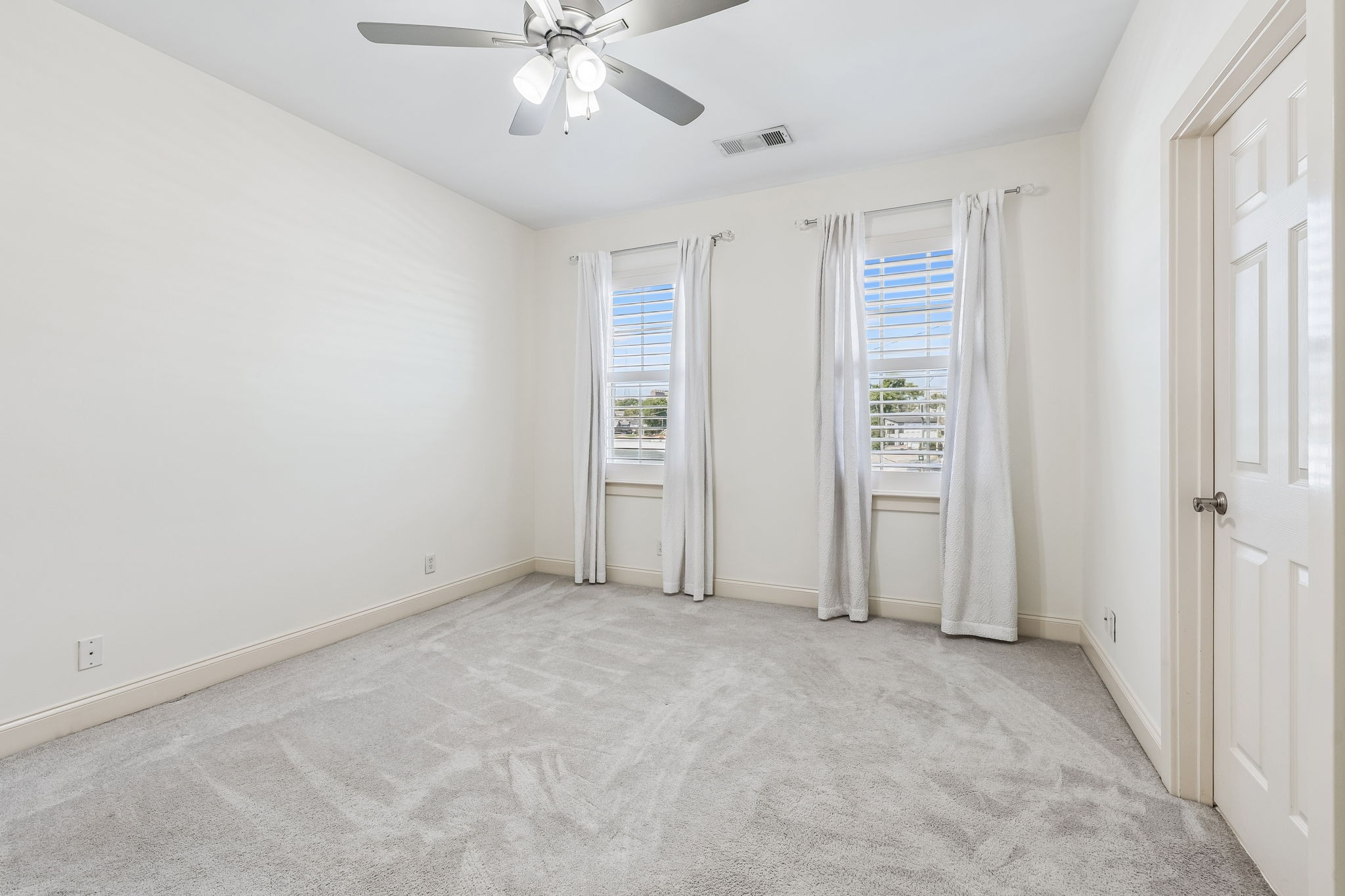 756 Wedgewood Park